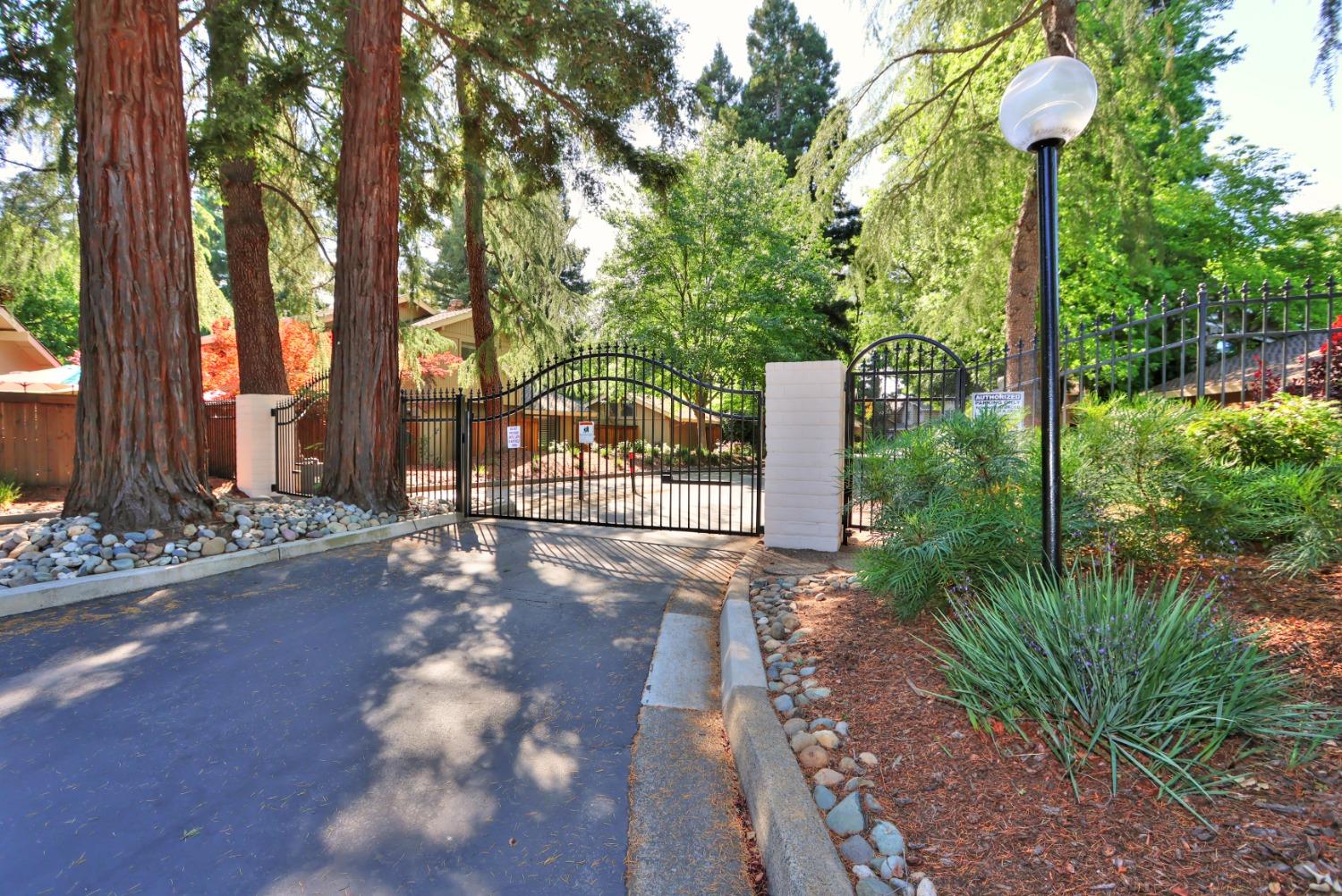 Detail Gallery Image 57 of 69 For 1982 University Park Dr, Sacramento,  CA 95825 - 3 Beds | 2/1 Baths