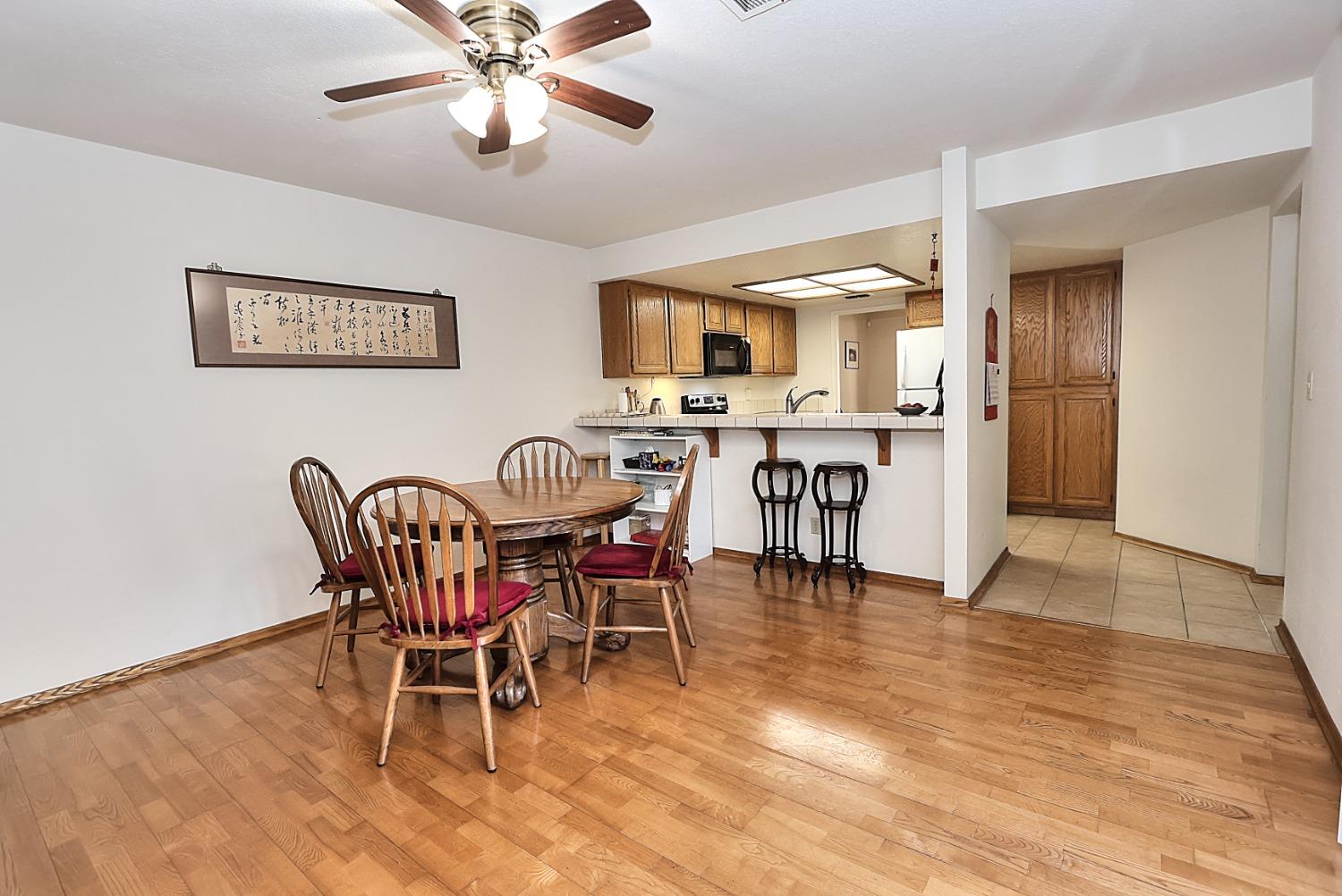 Detail Gallery Image 17 of 69 For 1982 University Park Dr, Sacramento,  CA 95825 - 3 Beds | 2/1 Baths