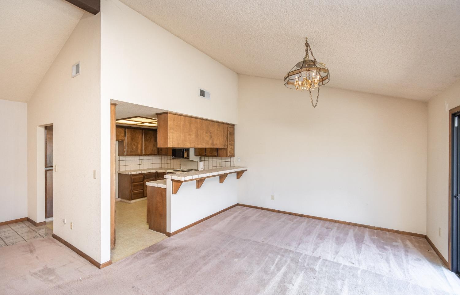 Detail Gallery Image 7 of 31 For 1207 Cedar Tree Way, Sacramento,  CA 95831 - 2 Beds | 2 Baths
