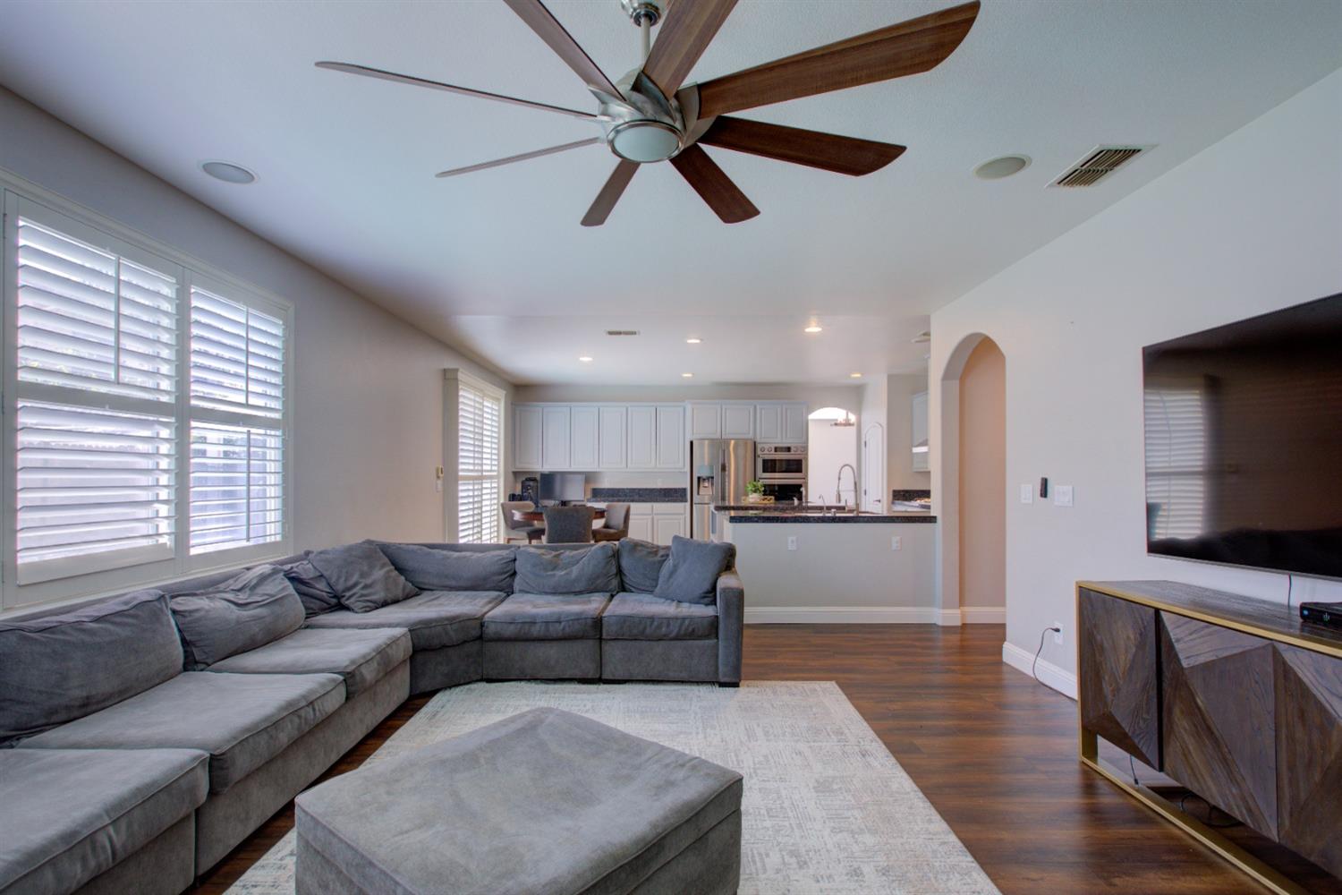 Detail Gallery Image 40 of 75 For 4008 Calais, Modesto,  CA 95356 - 4 Beds | 3 Baths