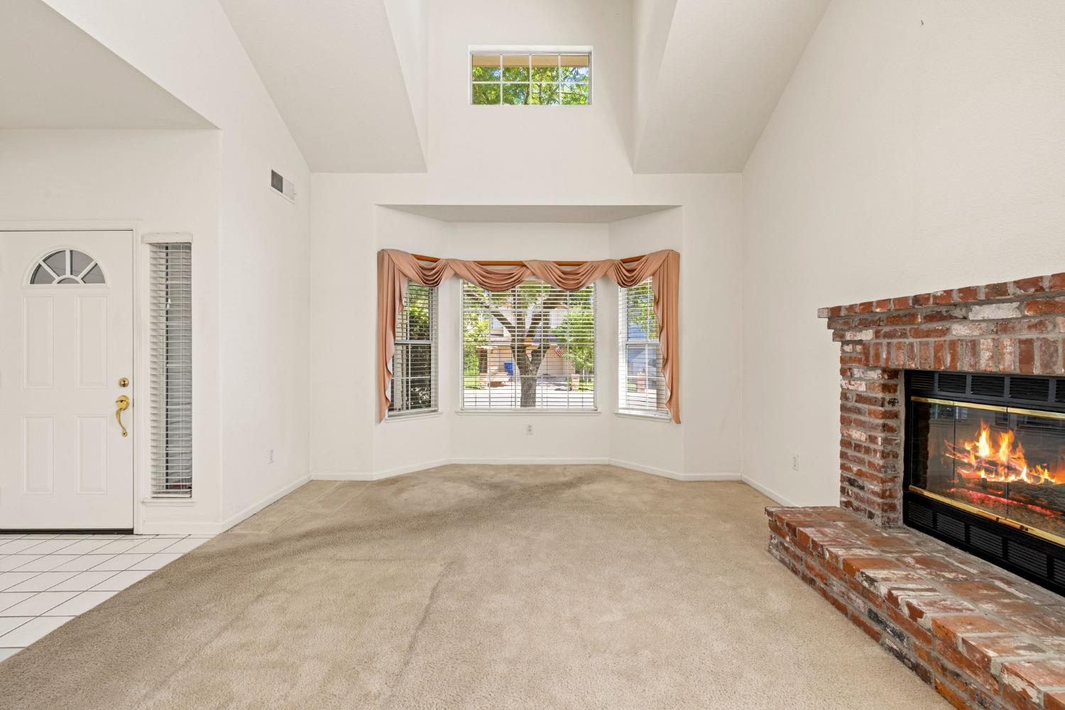 Detail Gallery Image 4 of 56 For 2936 Trigo Way, Sacramento,  CA 95833 - 3 Beds | 2/1 Baths