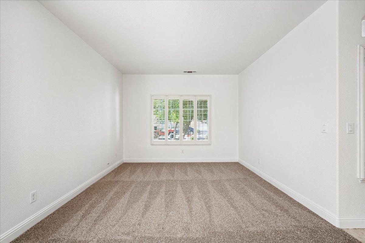 Detail Gallery Image 8 of 45 For 1128 Skyline Dr, Yuba City,  CA 95991 - 4 Beds | 2 Baths