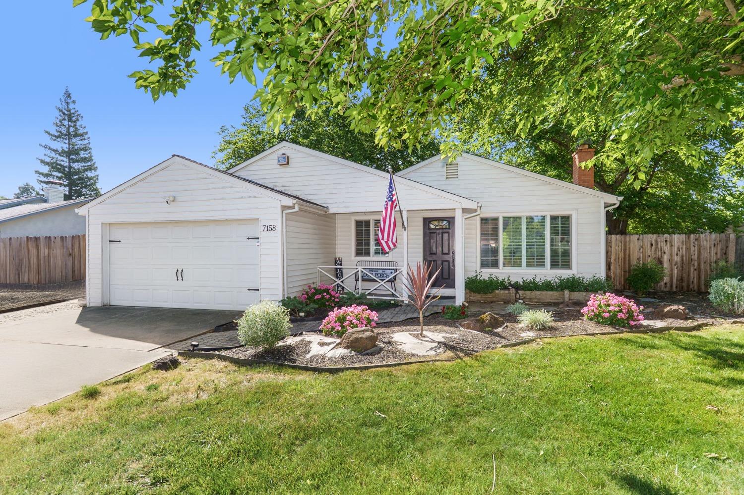 Detail Gallery Image 1 of 25 For 7158 Sunset Ave, Fair Oaks,  CA 95628 - 3 Beds | 1/1 Baths