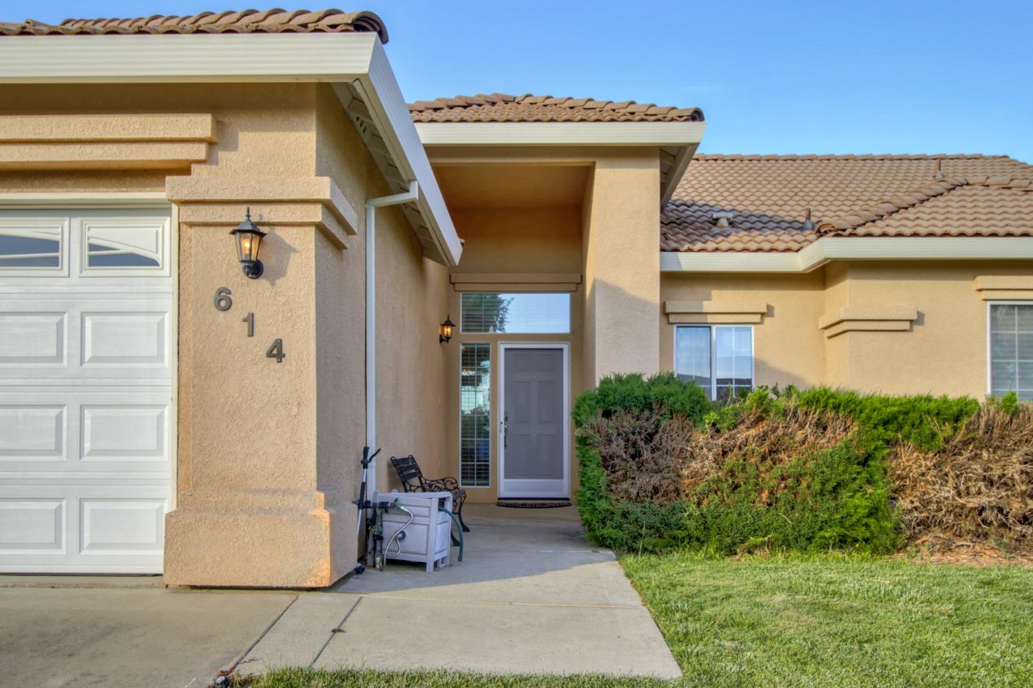 Detail Gallery Image 3 of 37 For 614 Fairway Dr, Ione,  CA 95640 - 2 Beds | 2 Baths
