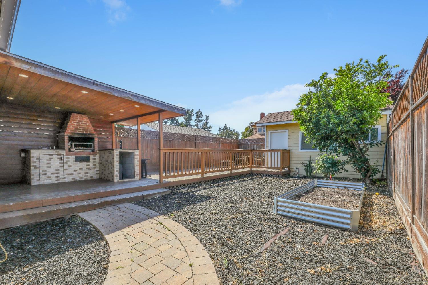 Detail Gallery Image 9 of 48 For 1305 144th Ave, San Leandro,  CA 94578 - 2 Beds | 2/1 Baths