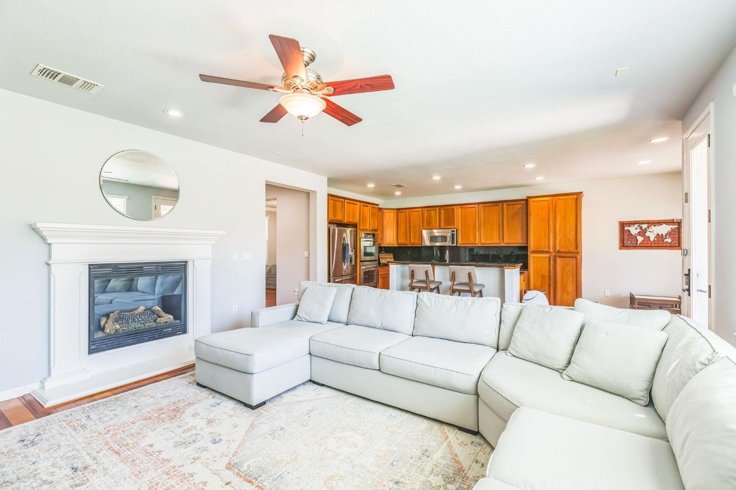 Flora Way, Lincoln, California image 6