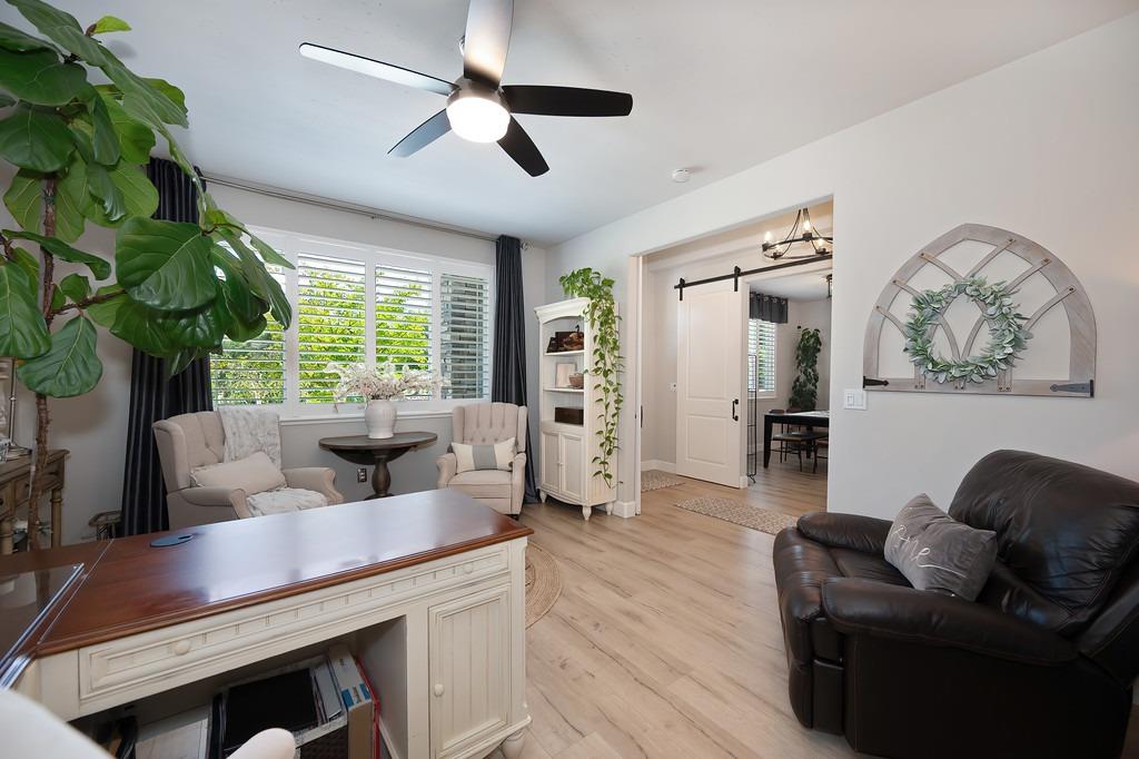 Detail Gallery Image 14 of 63 For 7527 Country Oaks Ln, Orangevale,  CA 95662 - 5 Beds | 4/1 Baths