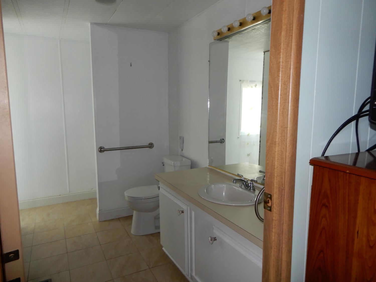 Detail Gallery Image 33 of 44 For 134 Gardenia, Sacramento,  CA 95828 - 3 Beds | 2 Baths
