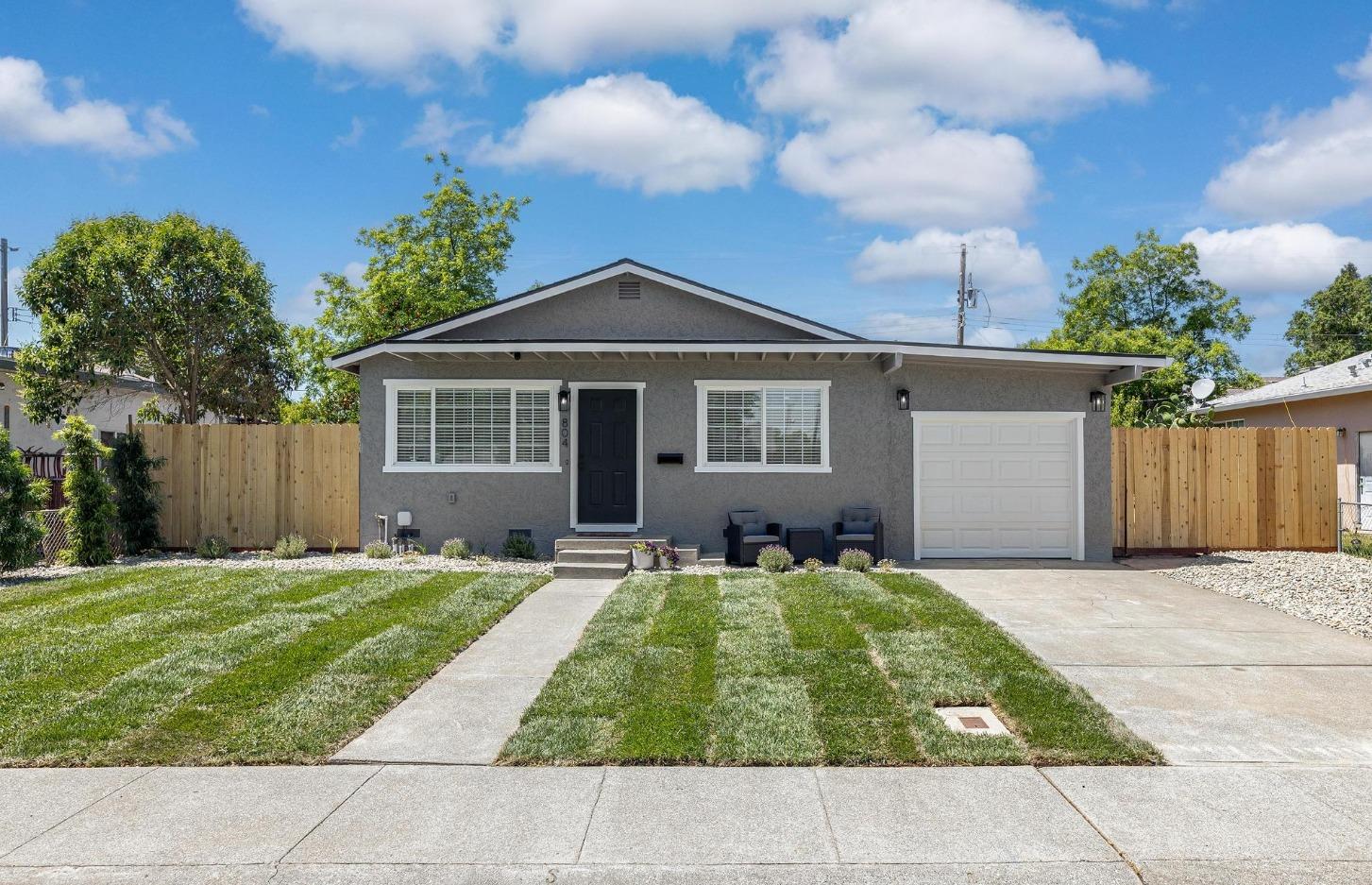 Detail Gallery Image 1 of 30 For 804 Jackson St, Winters,  CA 95694 - 4 Beds | 2 Baths