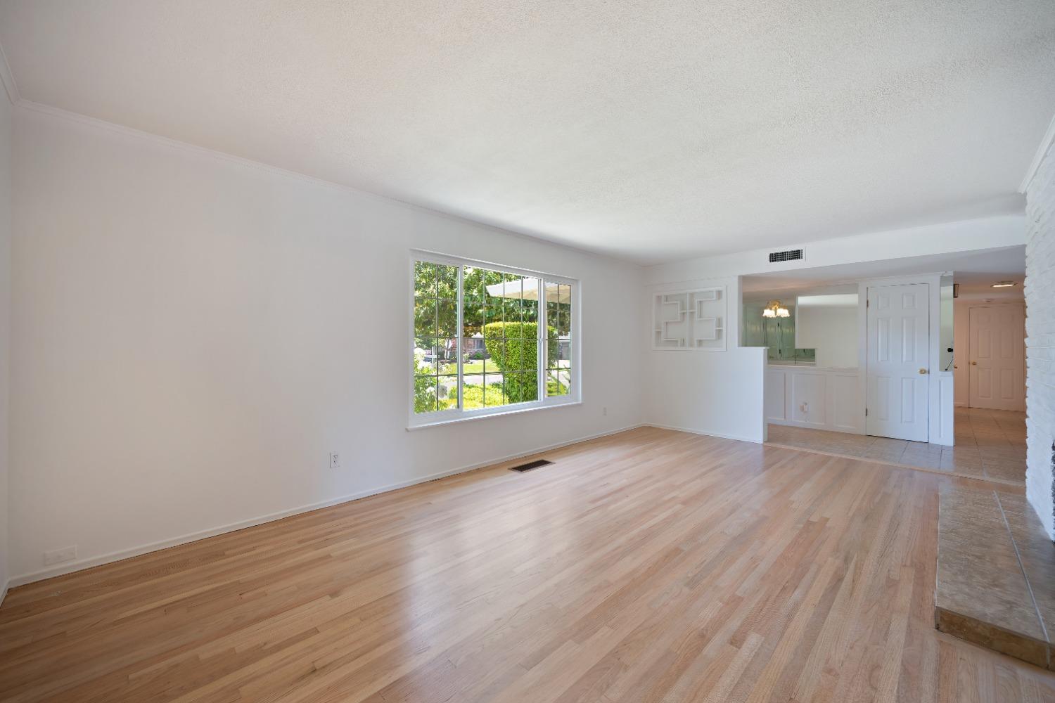 Detail Gallery Image 9 of 75 For 6207 Rampart Dr, Carmichael,  CA 95608 - 4 Beds | 3 Baths