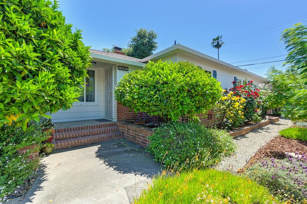 Detail Gallery Image 12 of 80 For 2901 61st St, Sacramento,  CA 95817 - 3 Beds | 1/1 Baths