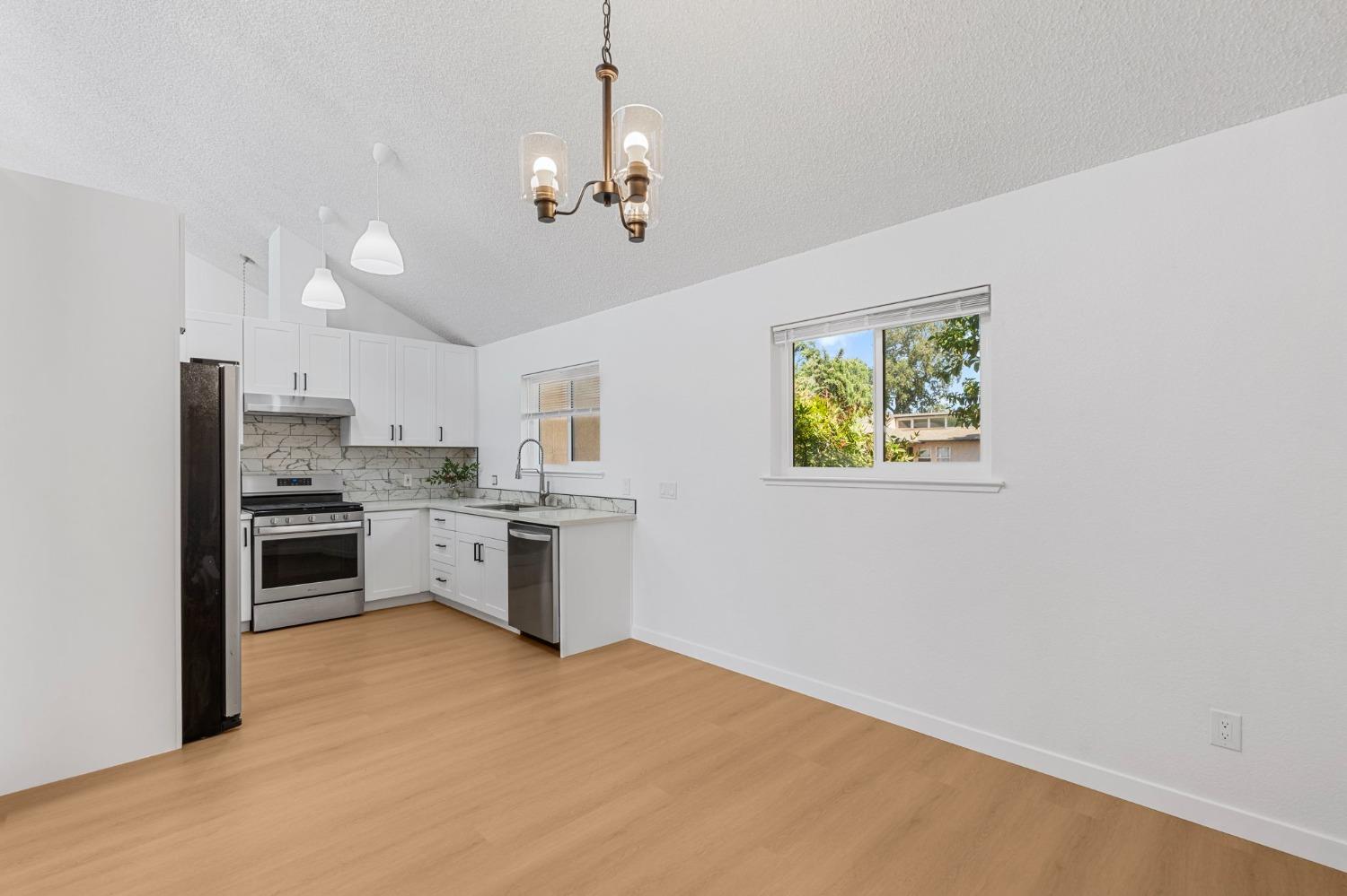 Detail Gallery Image 21 of 45 For 216 Jubilee Way, Rio Linda,  CA 95673 - 3 Beds | 2 Baths