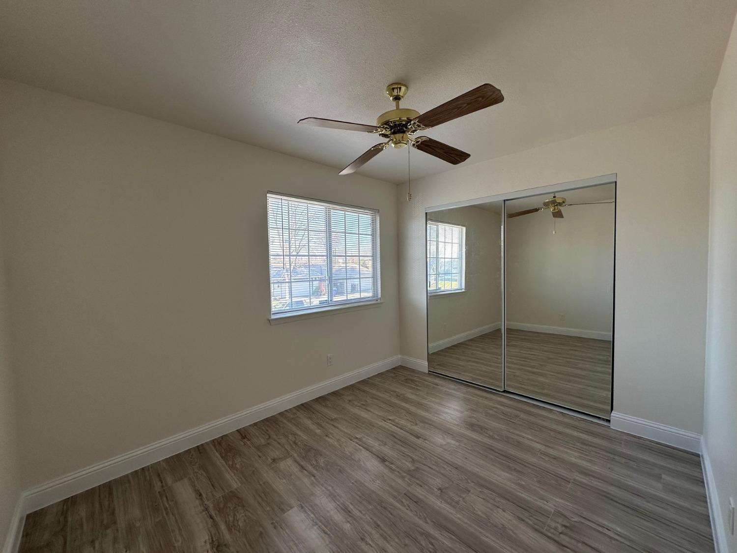 Detail Gallery Image 13 of 29 For 4700 Ravenstone Way, Sacramento,  CA 95842 - 4 Beds | 2/1 Baths