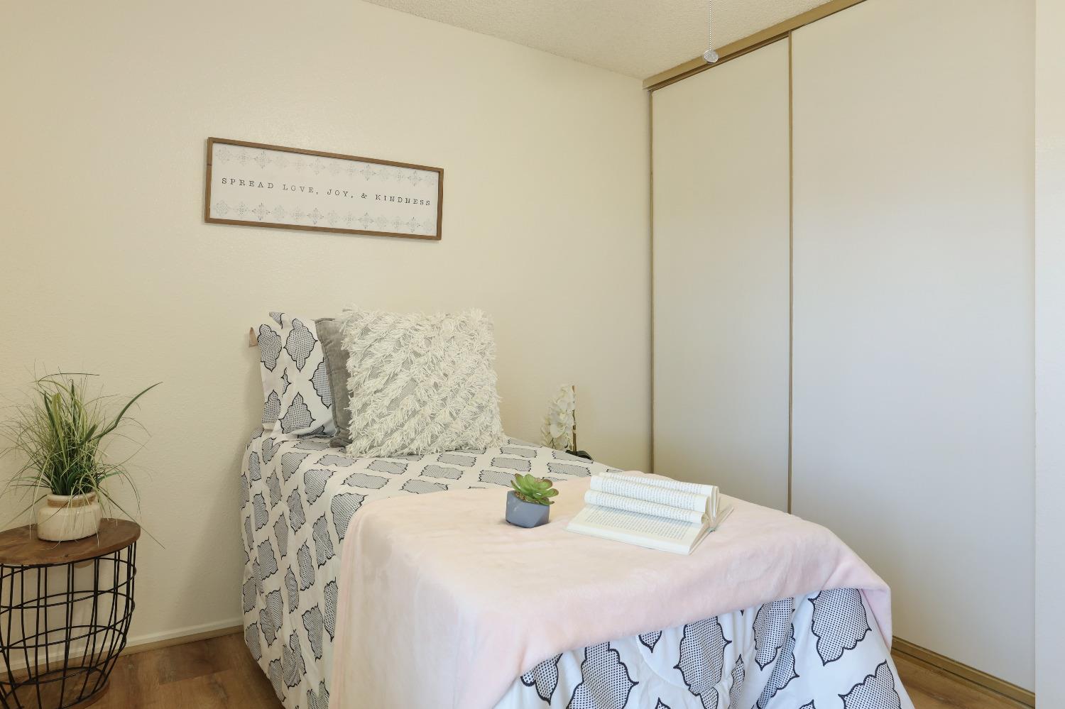 Detail Gallery Image 22 of 26 For 2912 Bateman Ln, Modesto,  CA 95354 - 3 Beds | 2 Baths
