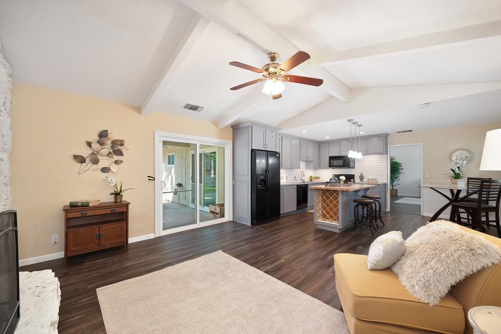 Detail Gallery Image 12 of 31 For 6704 Green Ash Ct, Citrus Heights,  CA 95610 - 4 Beds | 2 Baths