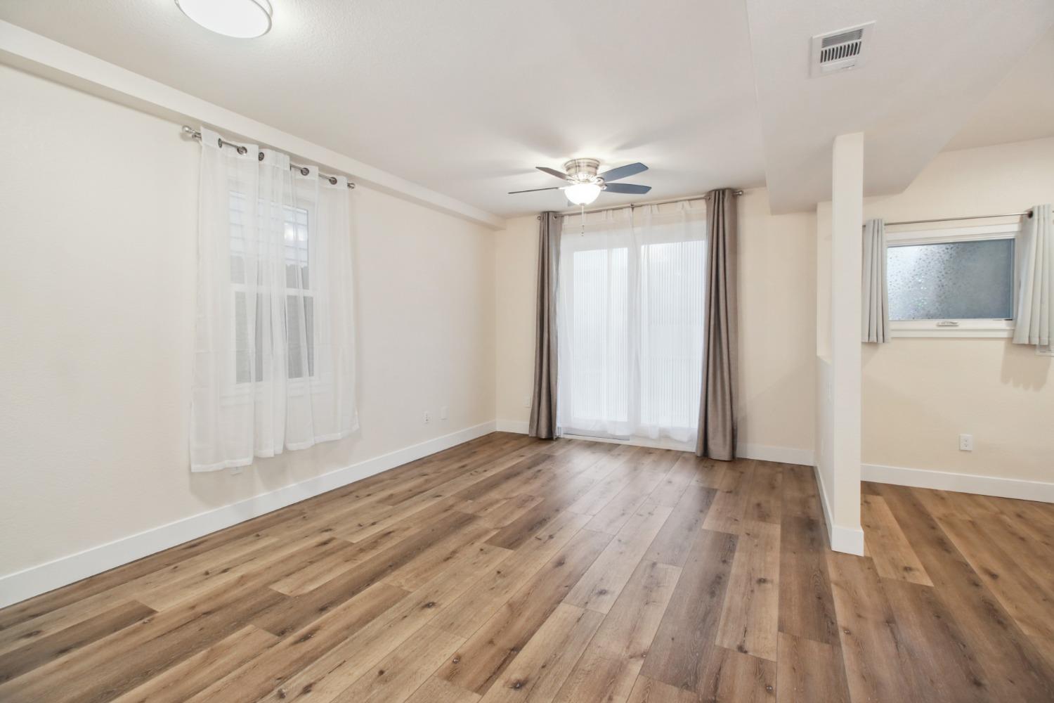 Detail Gallery Image 12 of 59 For 2021 S St, Sacramento,  CA 95811 - – Beds | – Baths