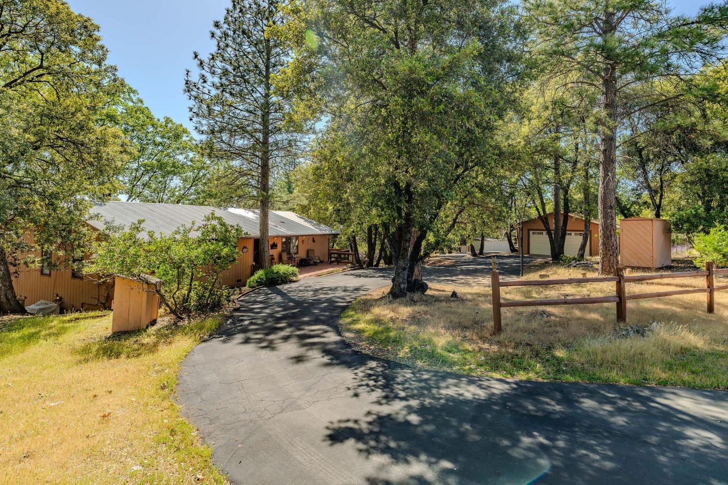 Detail Gallery Image 6 of 73 For 13771 West Ct, Pine Grove,  CA 95665 - 3 Beds | 2 Baths
