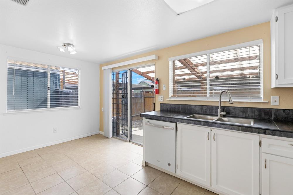 Photo #9: 225058361 Listing: Photo #9