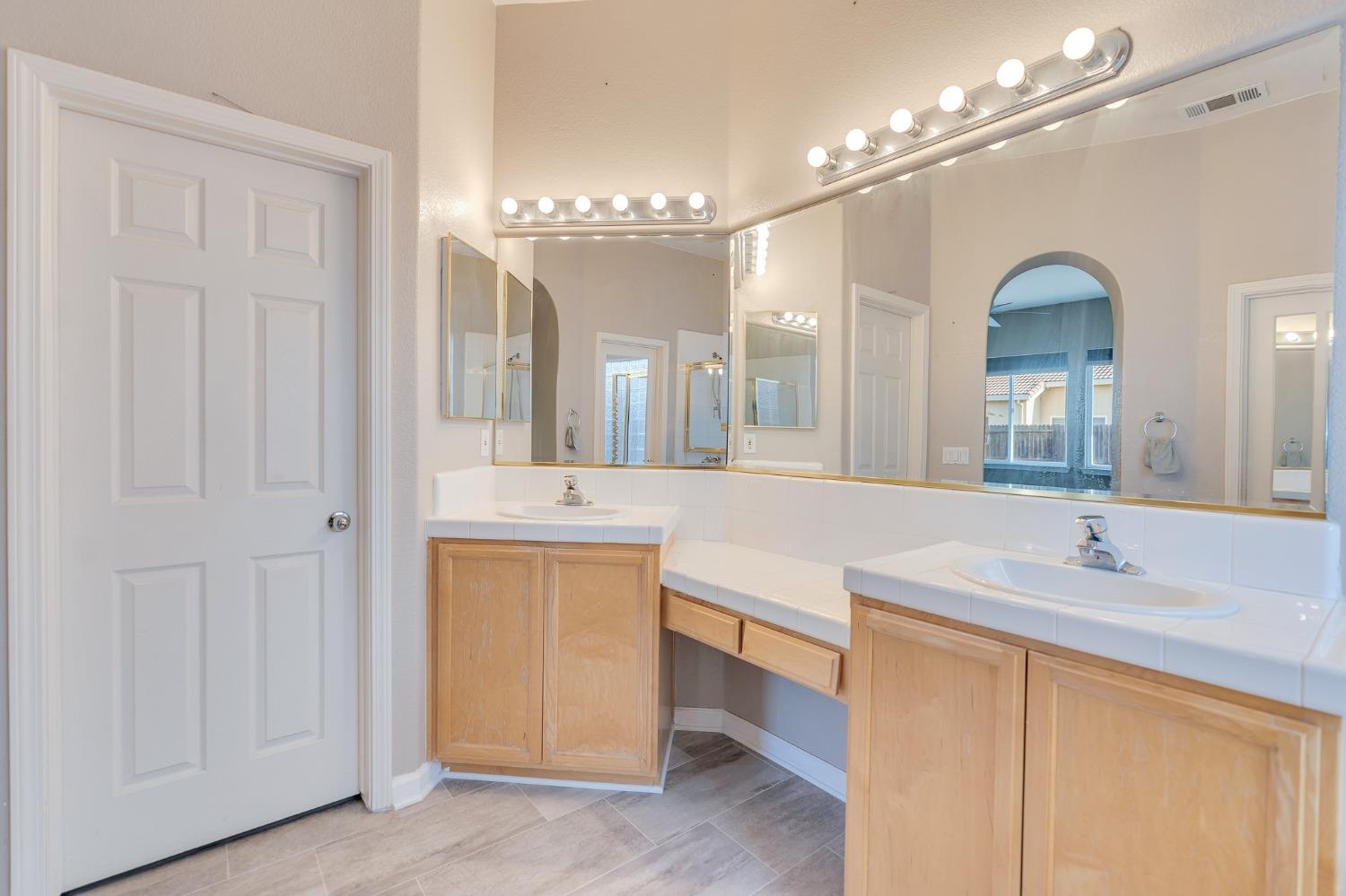 Detail Gallery Image 38 of 67 For 2196 Naples Ct, Los Banos,  CA 93635 - 3 Beds | 2 Baths