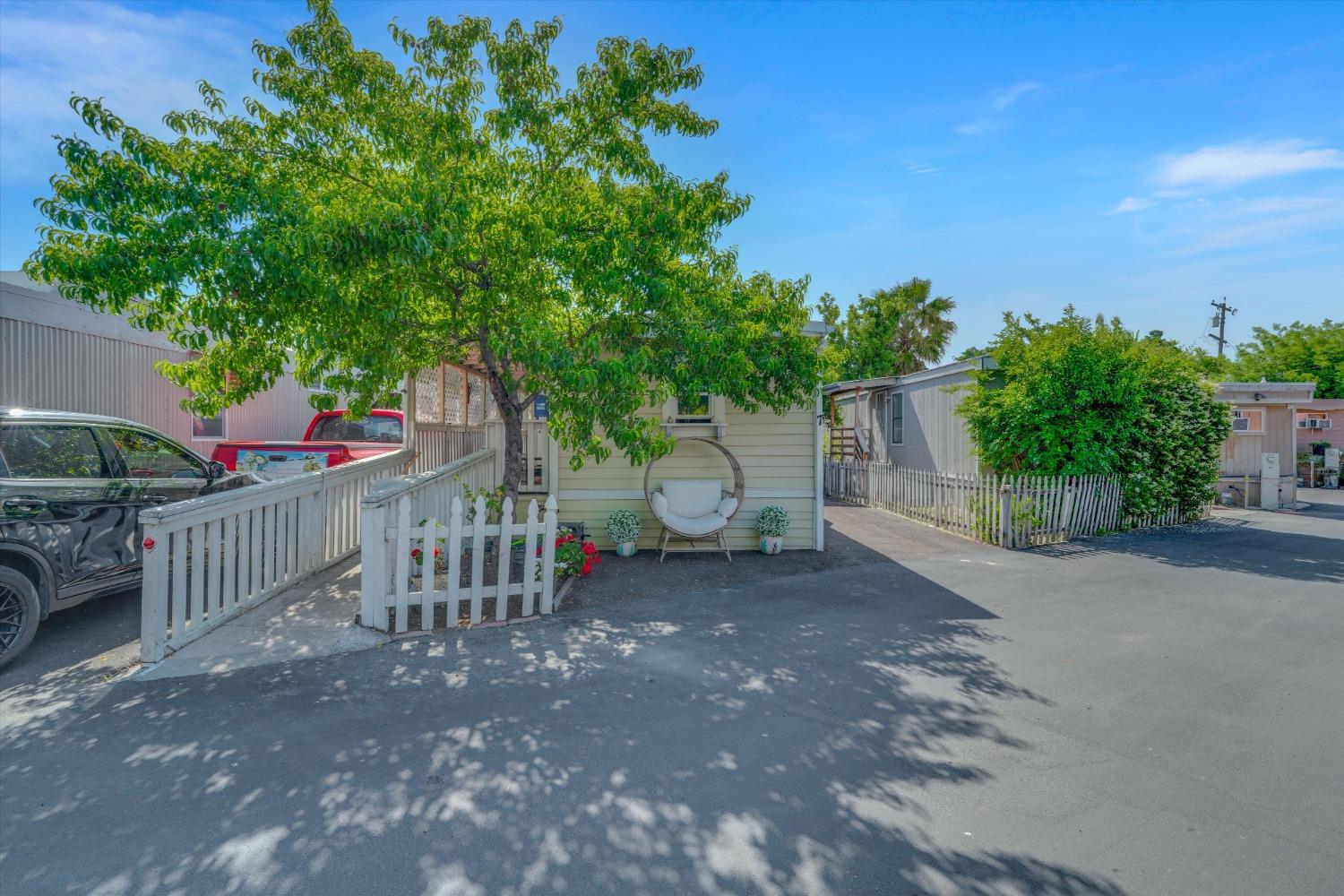 Detail Gallery Image 2 of 24 For 360 E. Grant Line 7, Tracy,  CA 95376 - 2 Beds | 1 Baths
