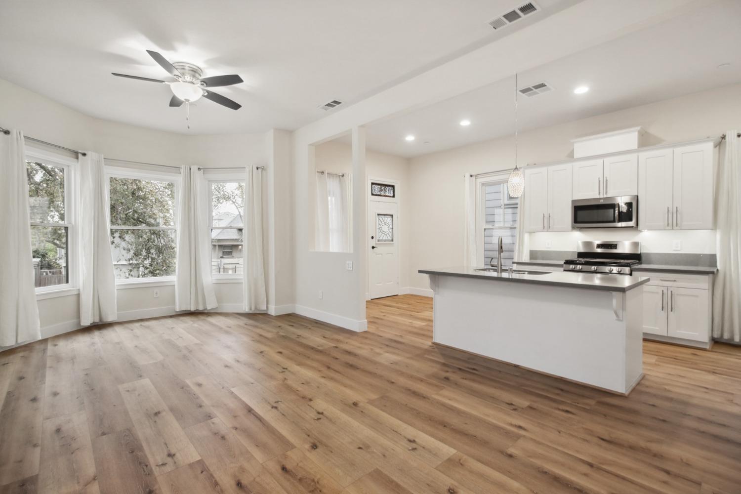 Detail Gallery Image 36 of 59 For 2021 S St, Sacramento,  CA 95811 - – Beds | – Baths