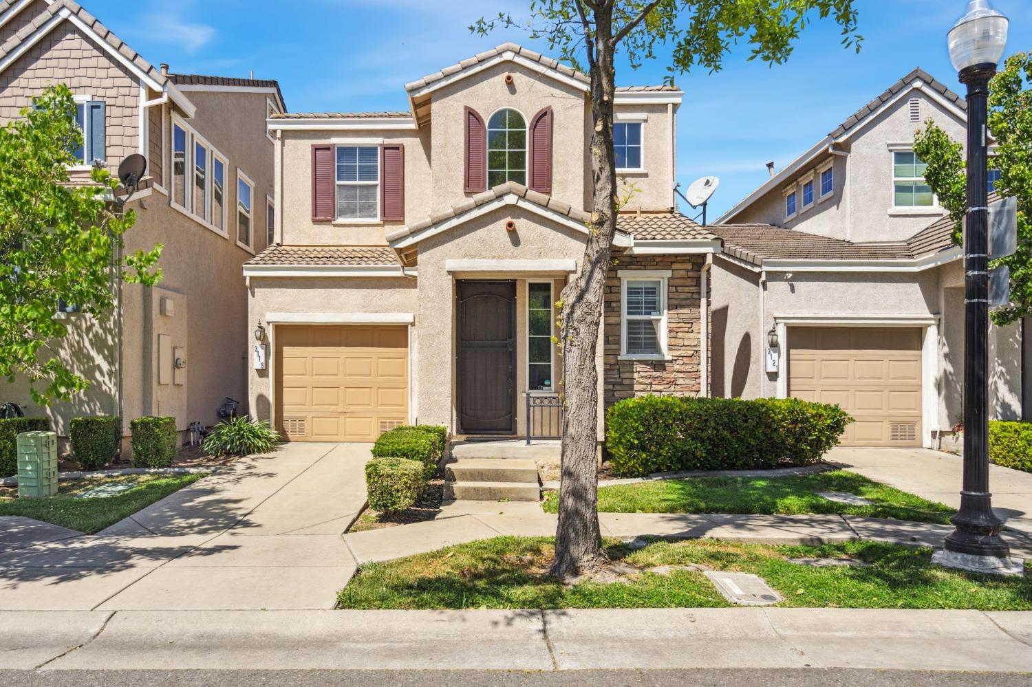 Detail Gallery Image 1 of 27 For 3115 Tolliver St, Sacramento,  CA 95833 - 3 Beds | 2/1 Baths