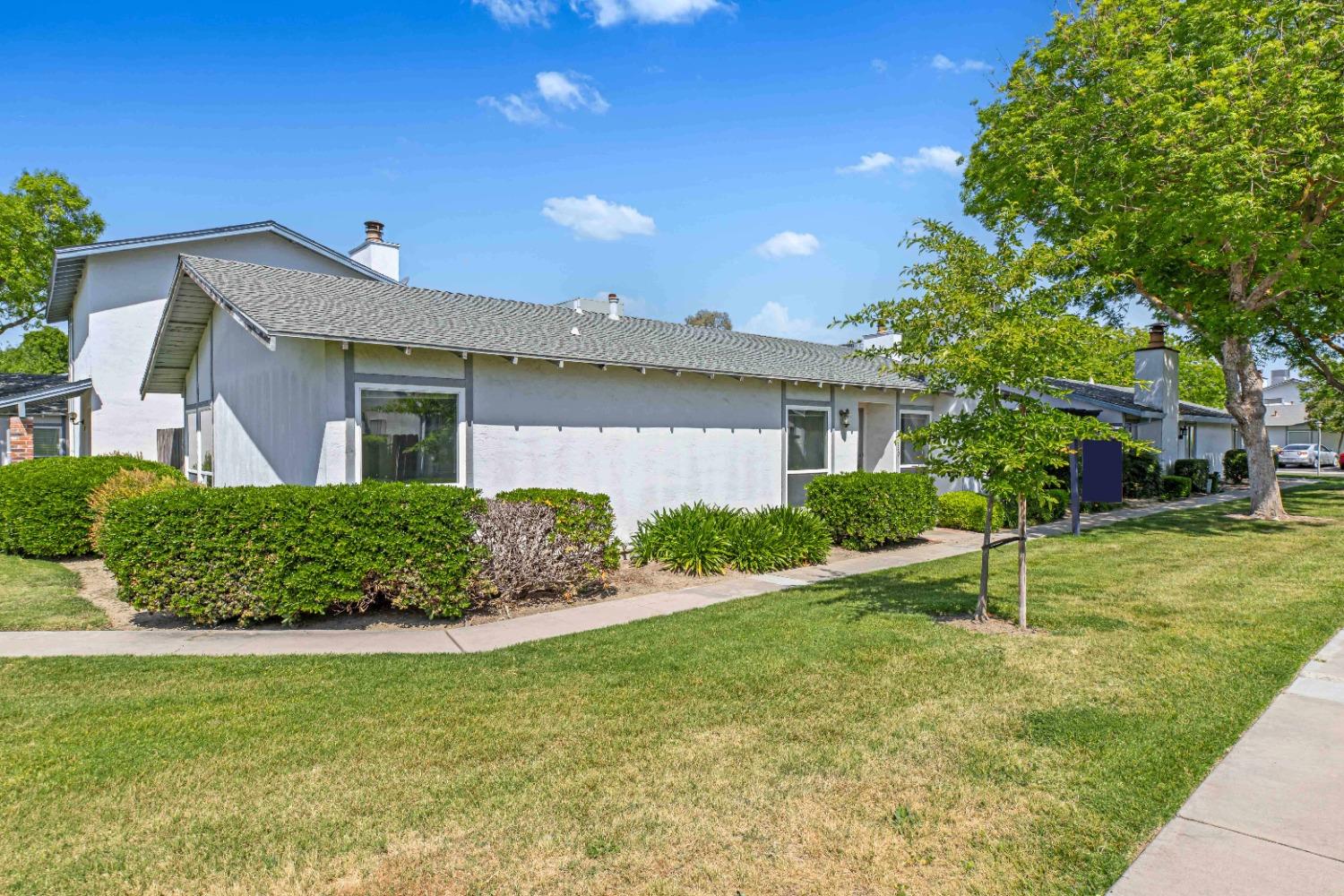Detail Gallery Image 4 of 33 For 2630 Parkway, Ceres,  CA 95307 - 3 Beds | 2 Baths