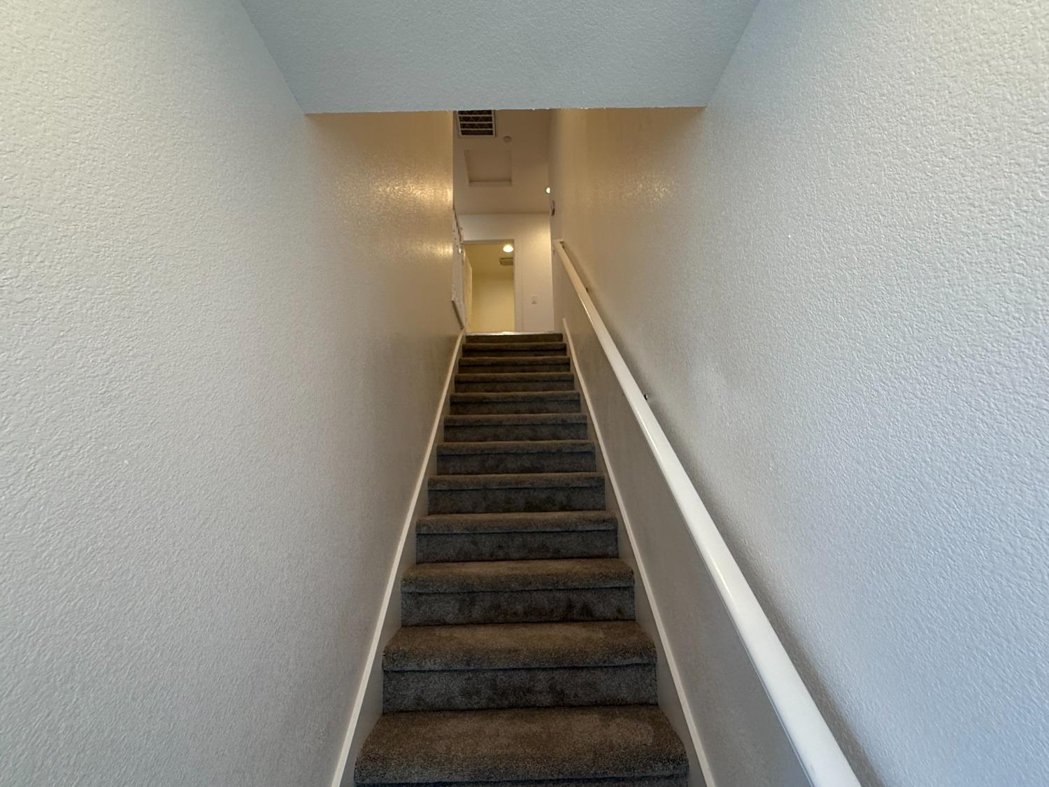 Detail Gallery Image 15 of 26 For 571 Jason Dr, Turlock,  CA 95380 - 3 Beds | 2/1 Baths