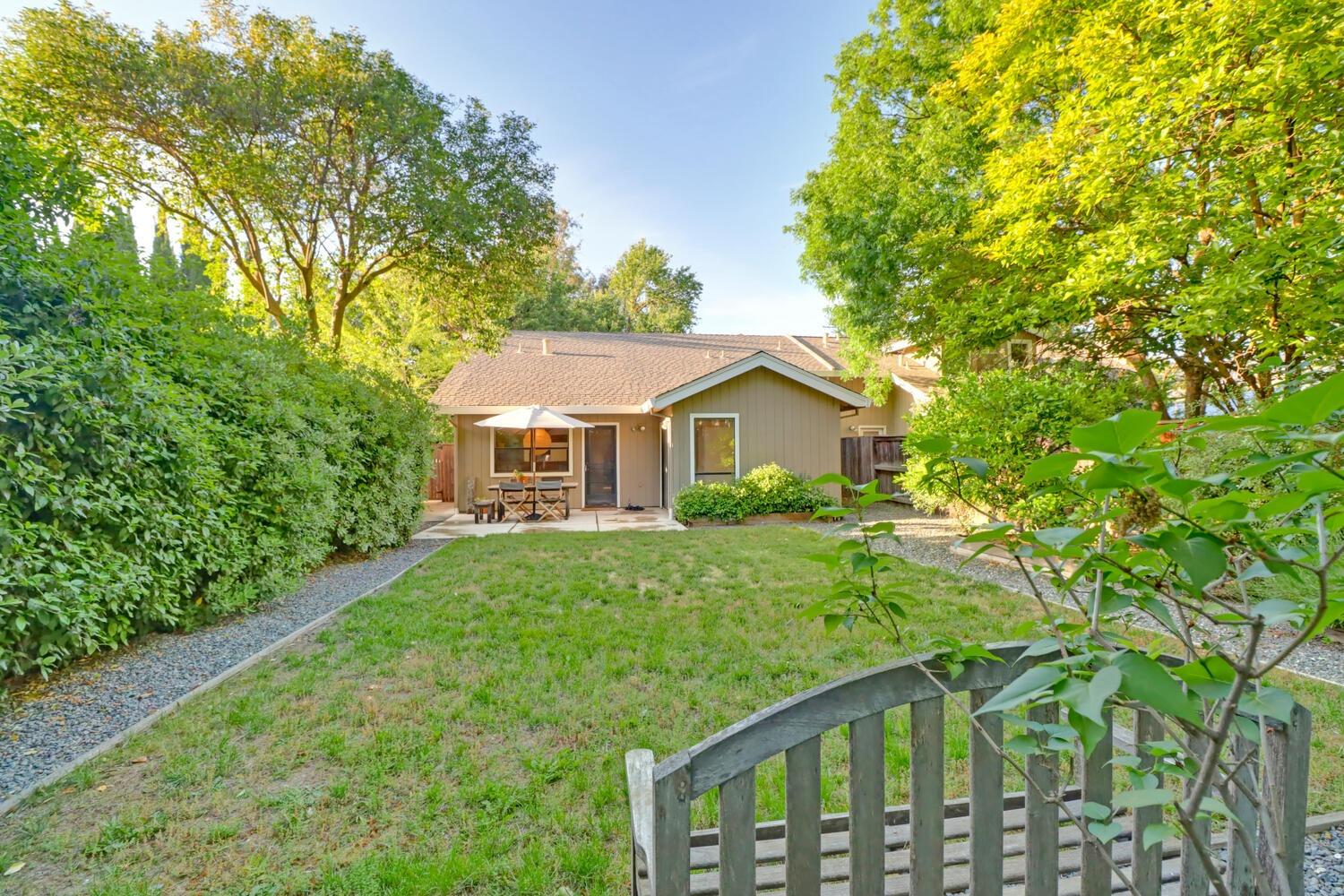 Oyster Bay Avenue, Davis, California image 42