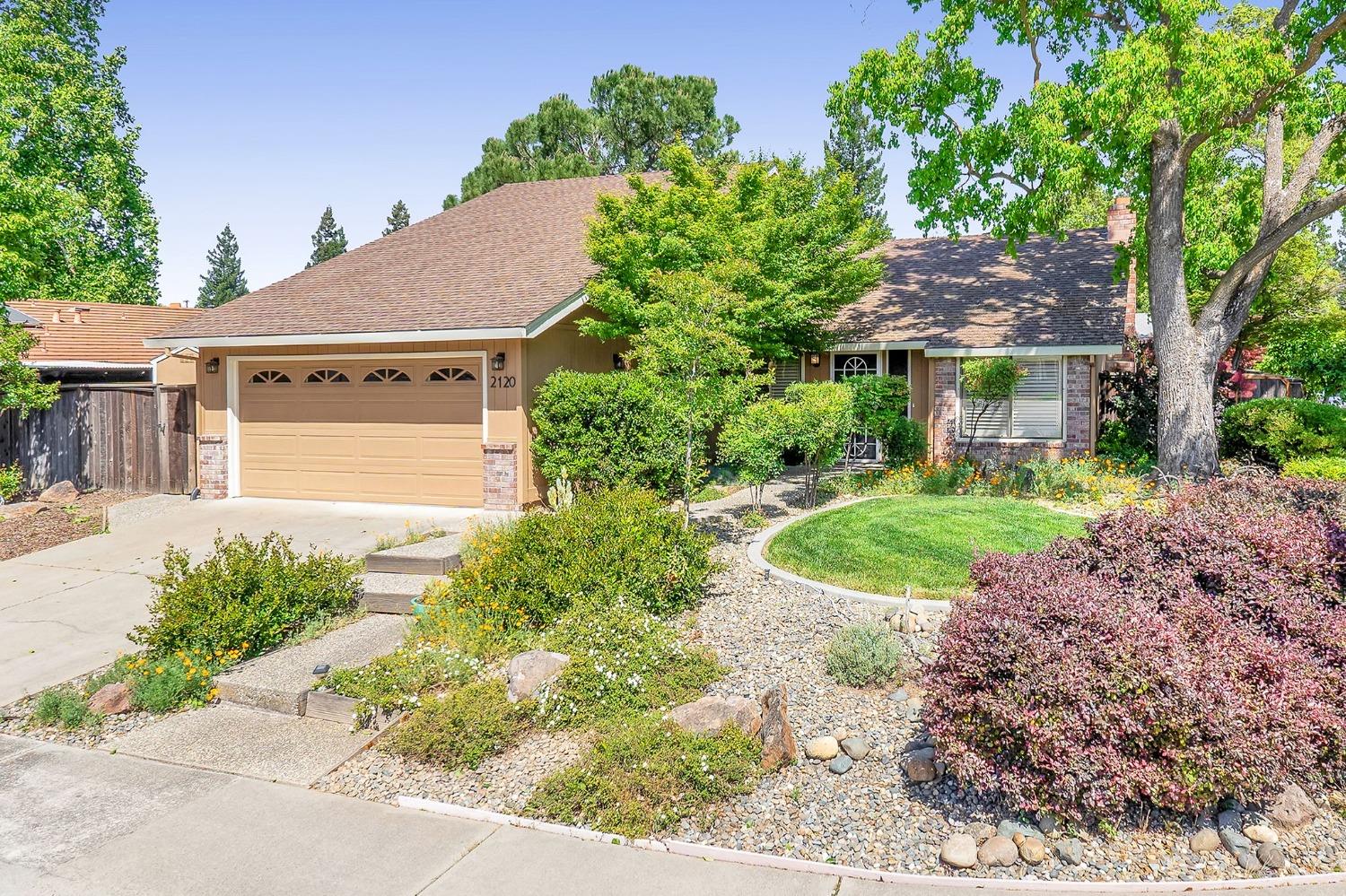 Detail Gallery Image 1 of 29 For 2120 Saint Ruben Ct, Carmichael,  CA 95608 - 3 Beds | 2 Baths