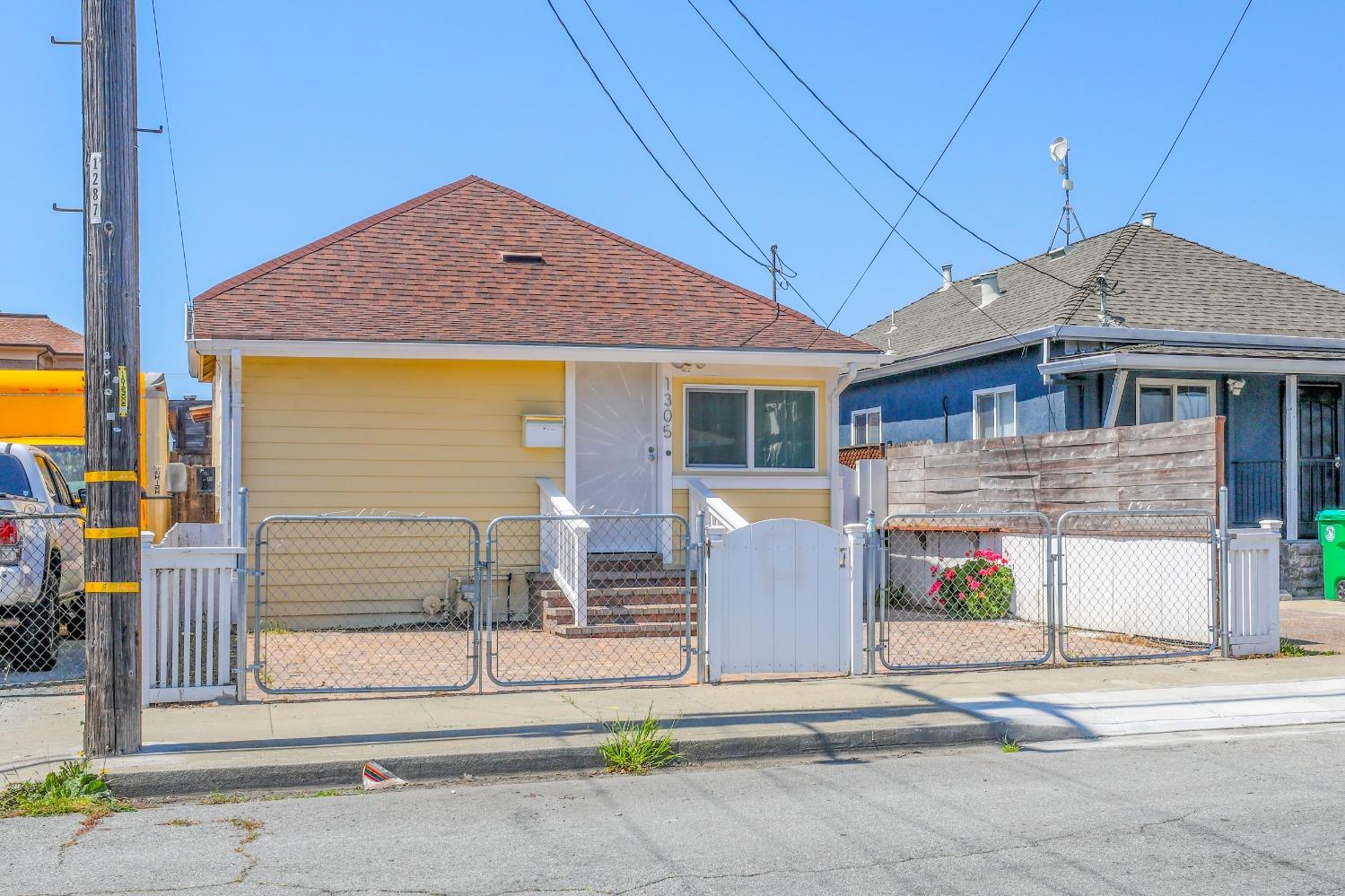 Detail Gallery Image 2 of 48 For 1305 144th Ave, San Leandro,  CA 94578 - 2 Beds | 2/1 Baths