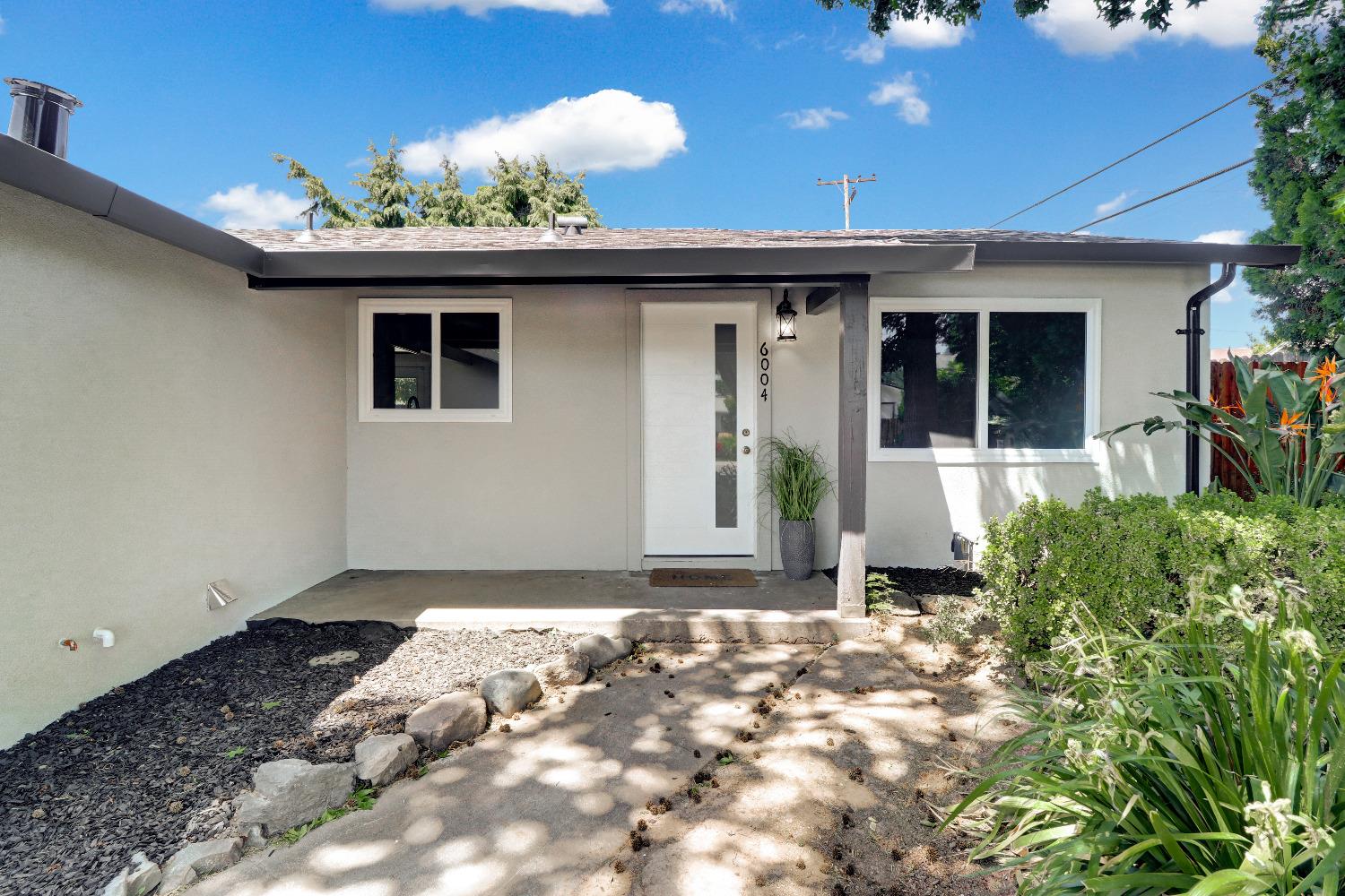 Detail Gallery Image 5 of 37 For 6004 Westbrook Dr, Citrus Heights,  CA 95621 - 3 Beds | 2 Baths