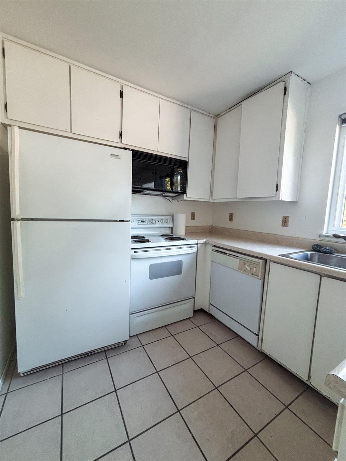 Detail Gallery Image 10 of 23 For 8909 Salmon Falls Dr C,  Sacramento,  CA 95826 - 3 Beds | 1/1 Baths