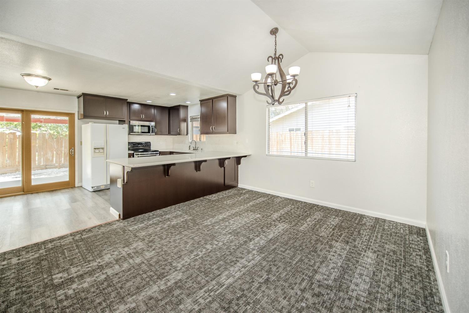 Detail Gallery Image 6 of 46 For 1925 Arrowsmith Dr, Manteca,  CA 95336 - 3 Beds | 2 Baths