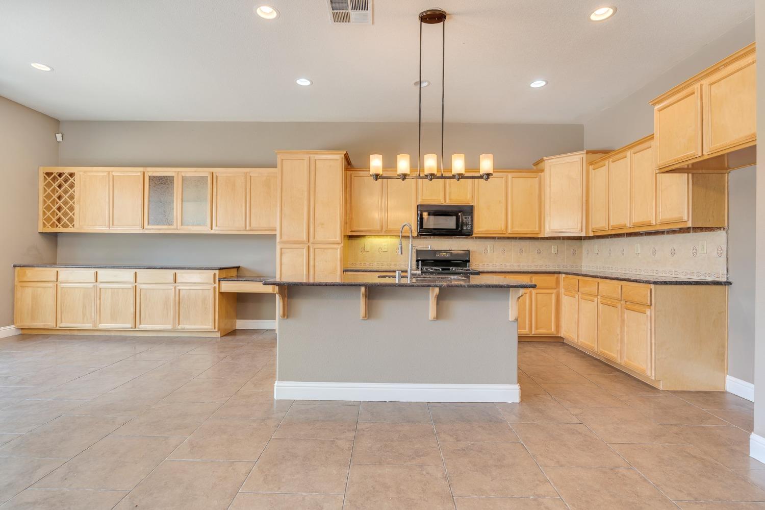 Detail Gallery Image 23 of 67 For 2196 Naples Ct, Los Banos,  CA 93635 - 3 Beds | 2 Baths