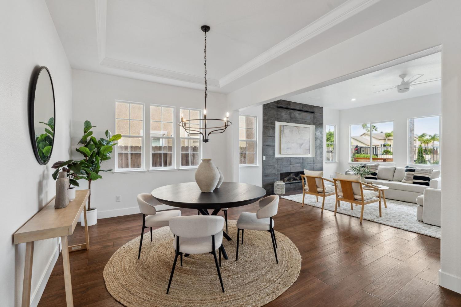Detail Gallery Image 6 of 33 For 261 Vista Creek Cir, Sacramento,  CA 95835 - 5 Beds | 3/1 Baths