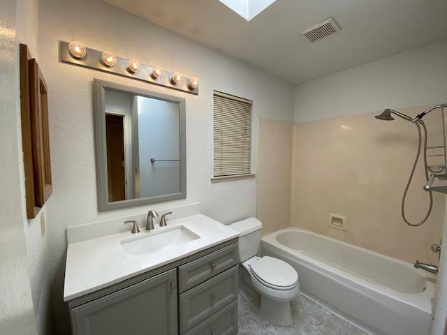 Detail Gallery Image 14 of 17 For 8405 Cassatt Way, Sacramento,  CA 95828 - 3 Beds | 2 Baths