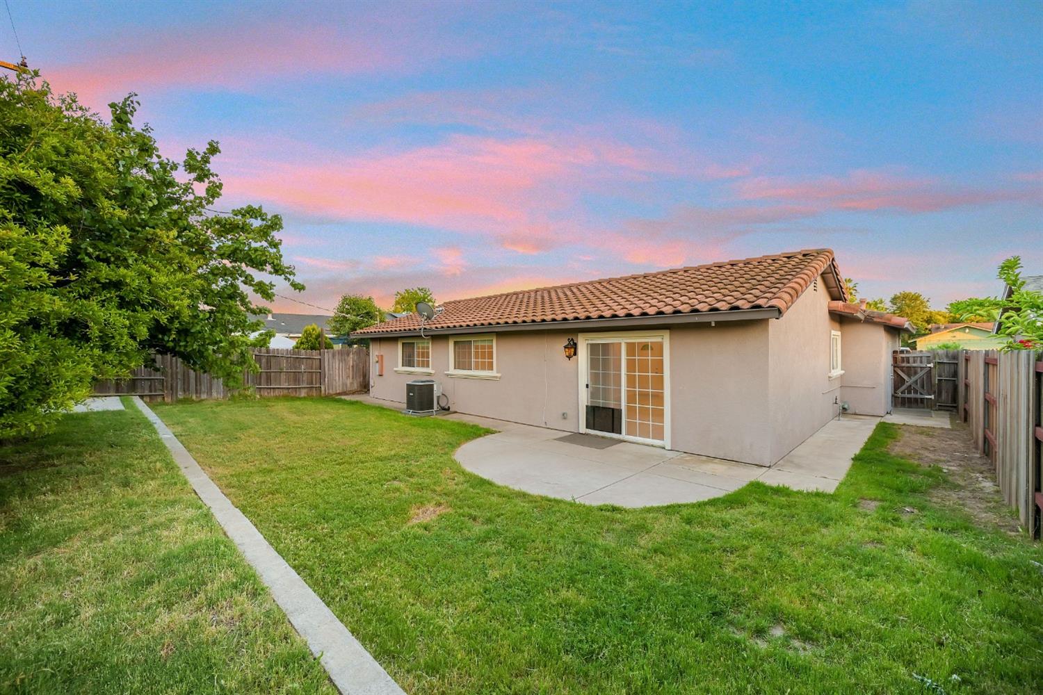 Detail Gallery Image 23 of 27 For 356 Yampa Cir, Sacramento,  CA 95838 - 3 Beds | 2 Baths