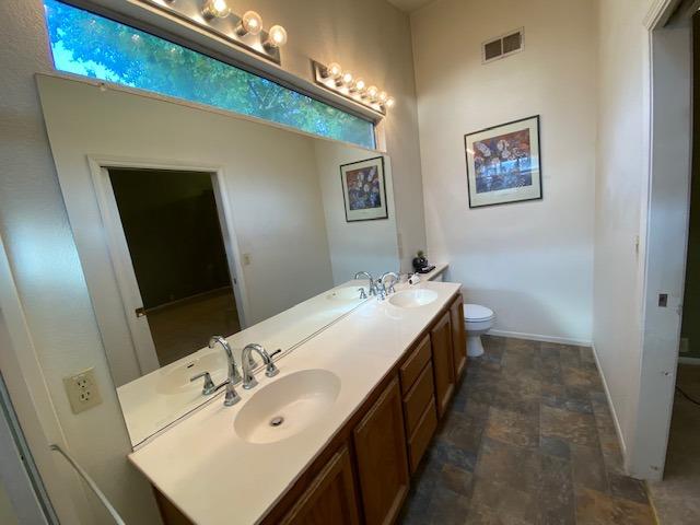 Detail Gallery Image 10 of 17 For 8405 Cassatt Way, Sacramento,  CA 95828 - 3 Beds | 2 Baths