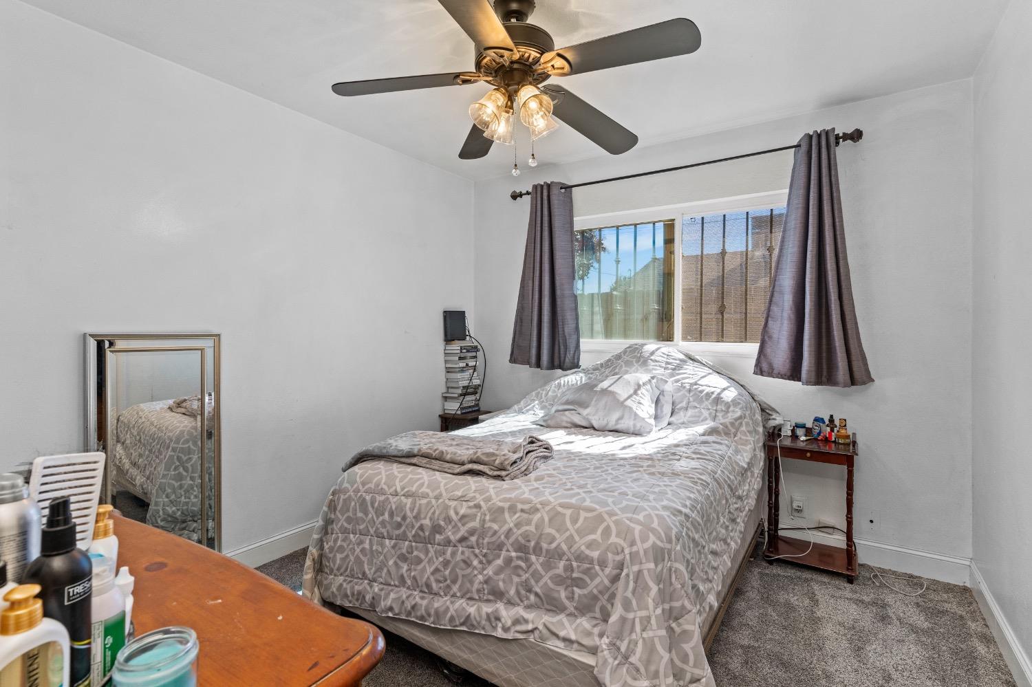 Detail Gallery Image 18 of 32 For 126 N Nottingham Dr, Stockton,  CA 95207 - 5 Beds | 3 Baths