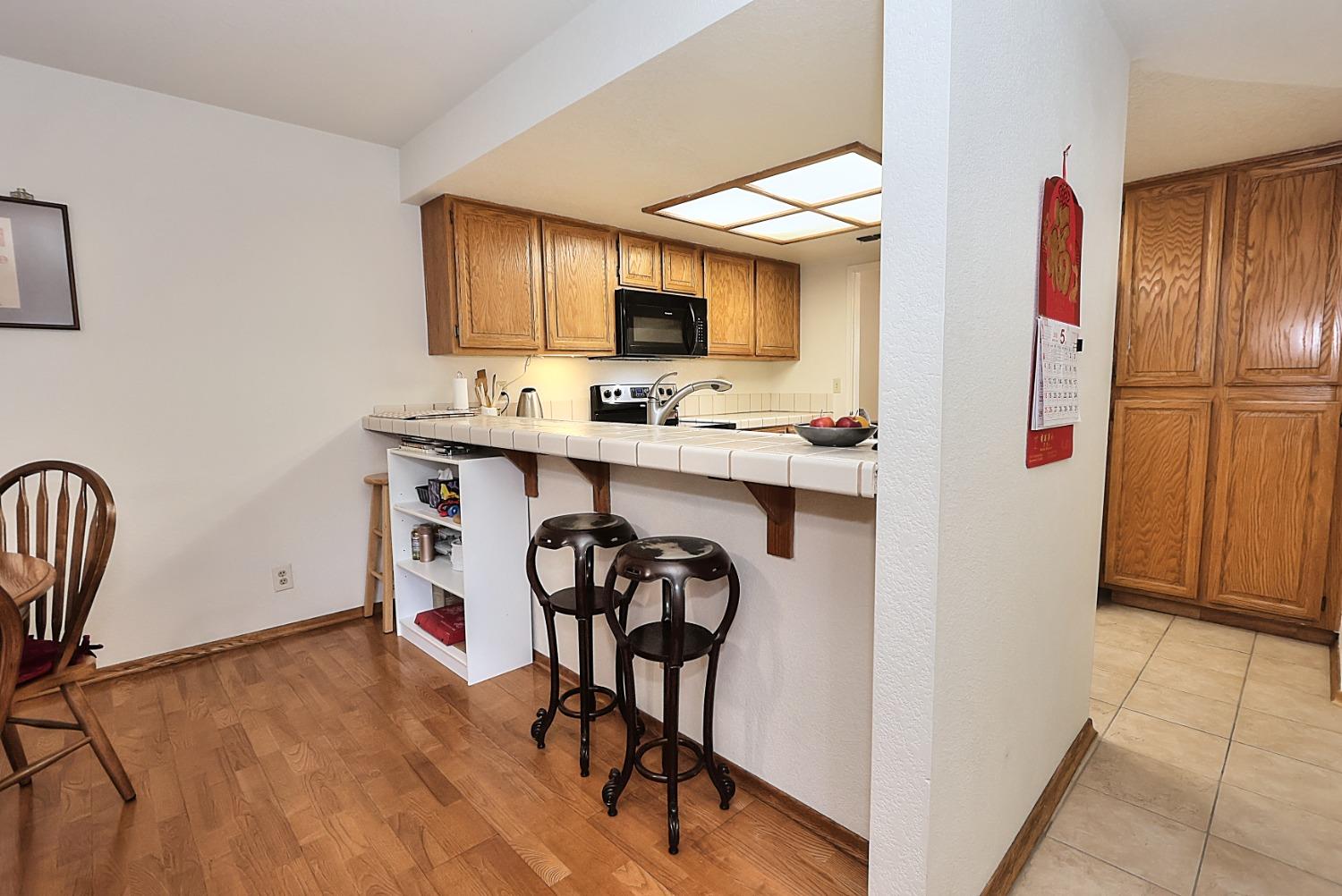 Detail Gallery Image 14 of 69 For 1982 University Park Dr, Sacramento,  CA 95825 - 3 Beds | 2/1 Baths
