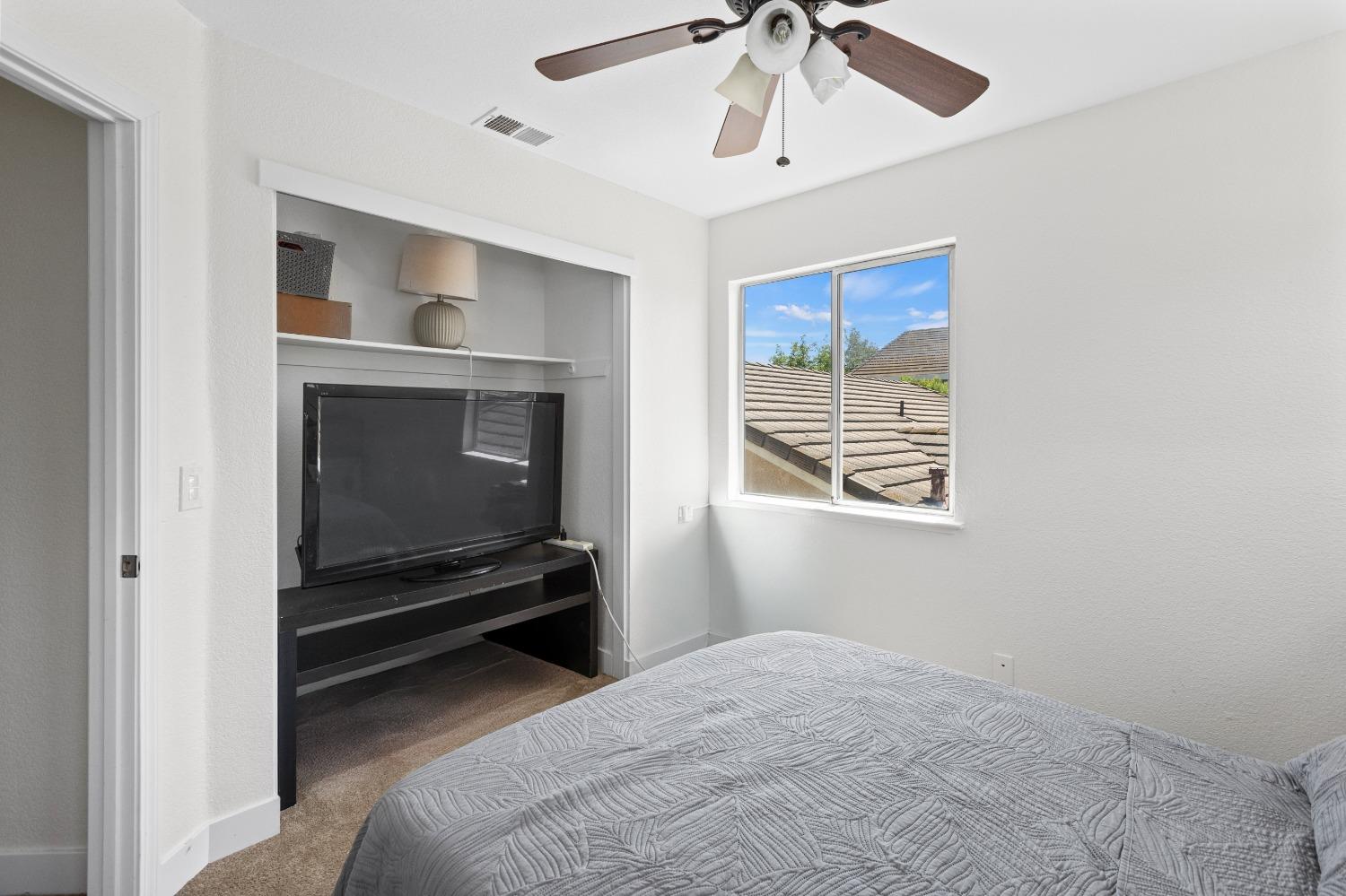 Detail Gallery Image 39 of 50 For 9557 W Village Tree Dr, Elk Grove,  CA 95758 - 3 Beds | 2/1 Baths