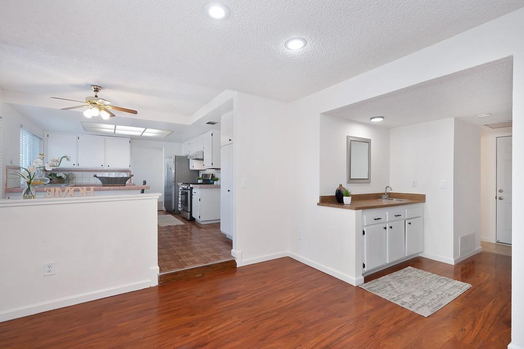 Detail Gallery Image 29 of 59 For 7415 Patero Cir, Sacramento,  CA 95823 - 5 Beds | 3 Baths