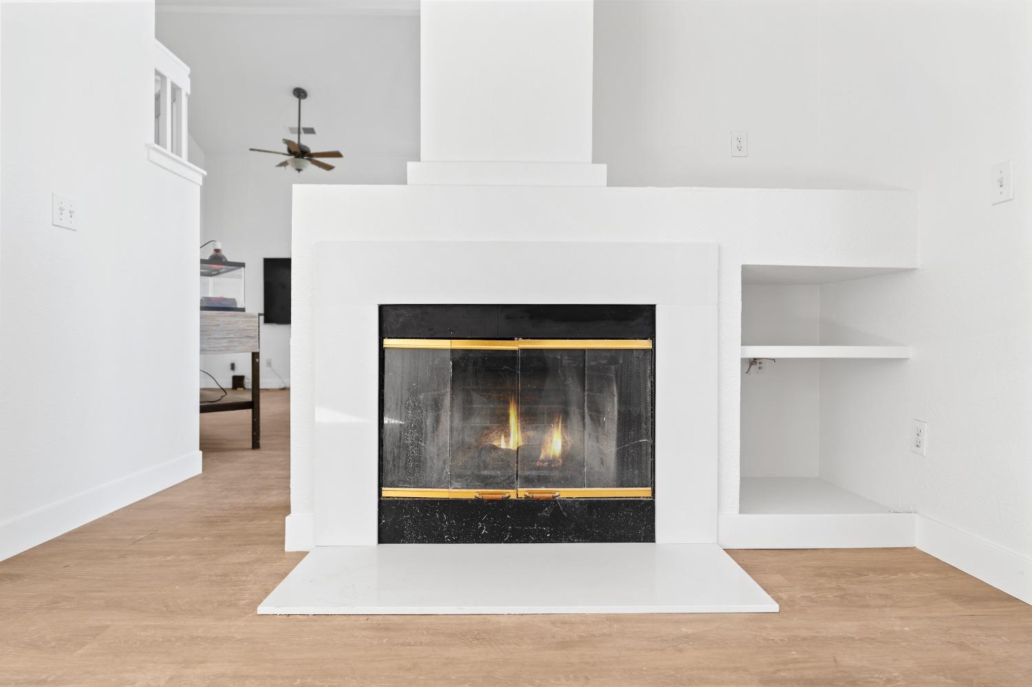 Detail Gallery Image 21 of 50 For 9557 W Village Tree Dr, Elk Grove,  CA 95758 - 3 Beds | 2/1 Baths