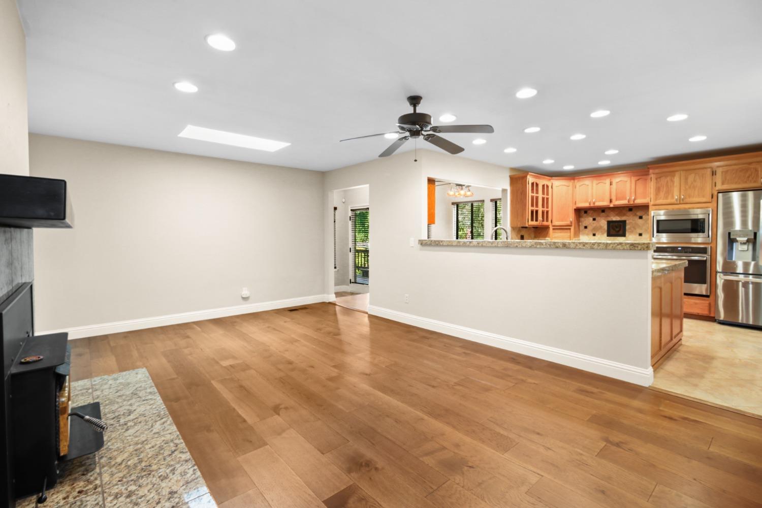 Detail Gallery Image 17 of 78 For 8401 Kroeger Ct, Fair Oaks,  CA 95628 - 4 Beds | 3 Baths