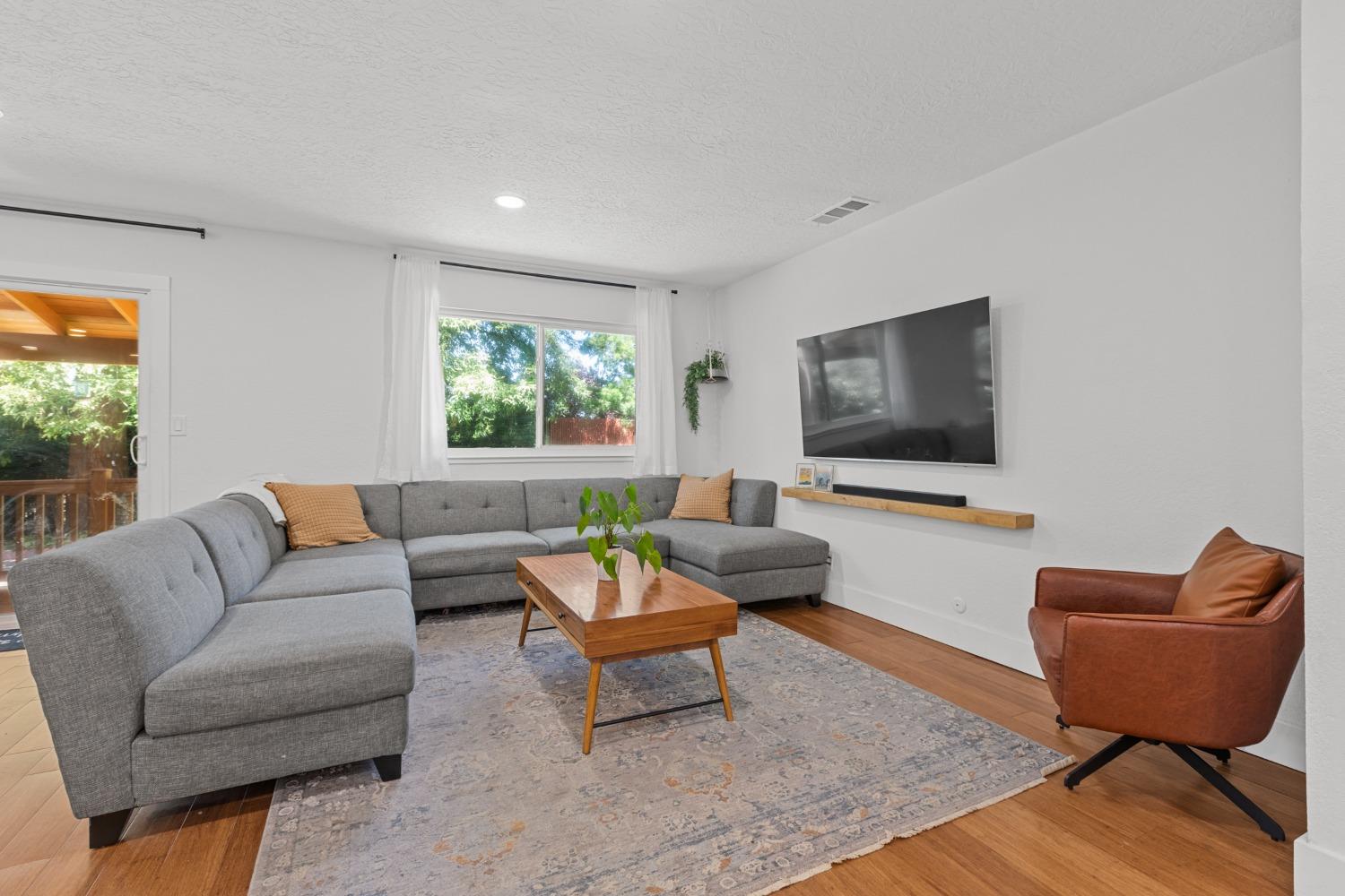 Detail Gallery Image 12 of 38 For 7889 Olive St, Fair Oaks,  CA 95628 - 3 Beds | 2 Baths