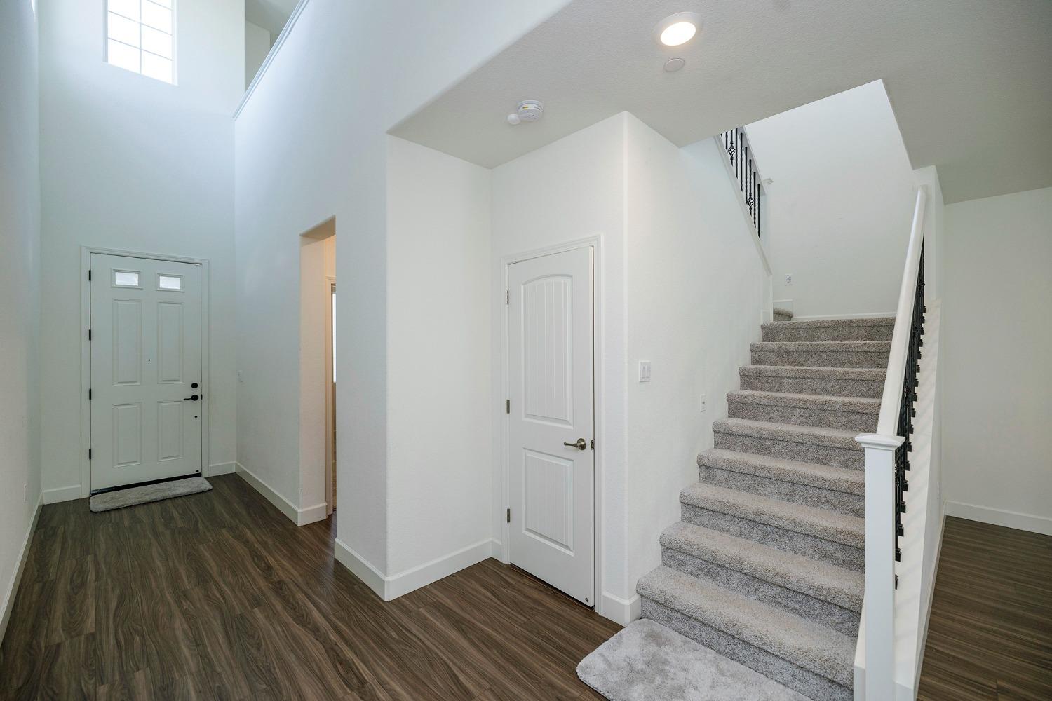 Detail Gallery Image 7 of 48 For 6910 Tailwind Ln, Stockton,  CA 95219 - 4 Beds | 3 Baths