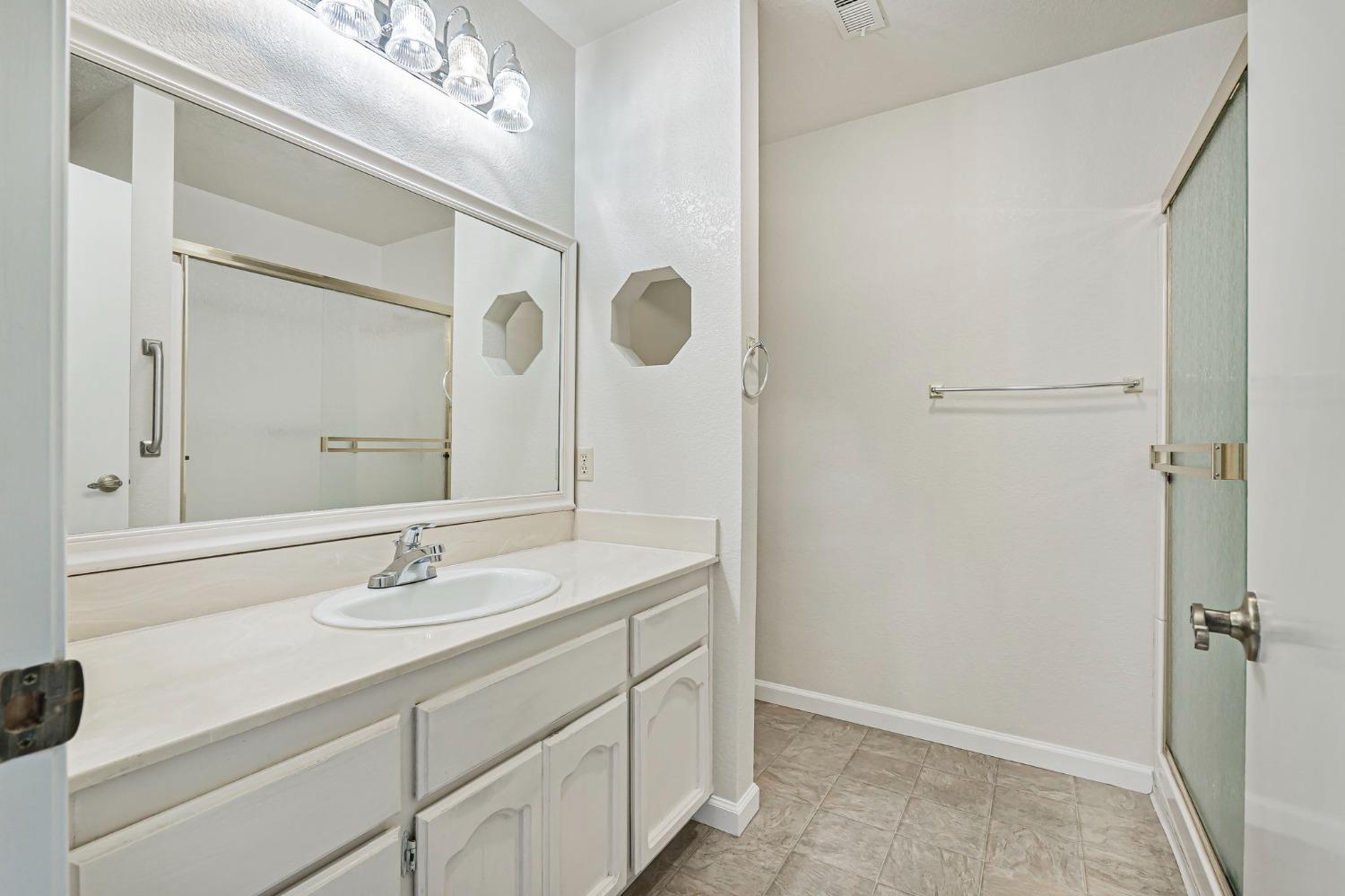 Photo #21: 225059717 Listing: Photo #21