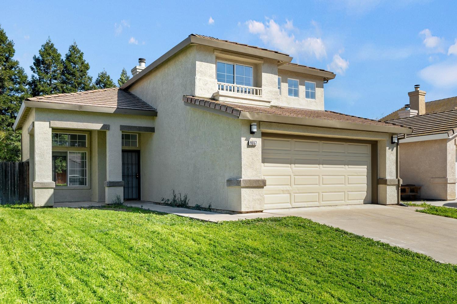 Detail Gallery Image 3 of 50 For 9557 W Village Tree Dr, Elk Grove,  CA 95758 - 3 Beds | 2/1 Baths