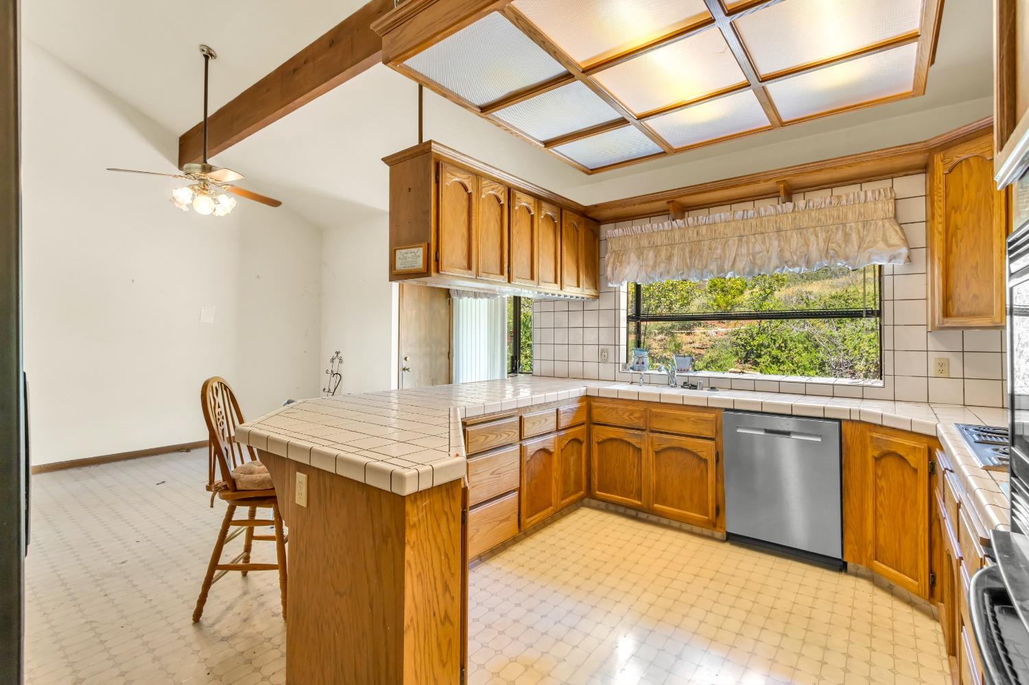 Detail Gallery Image 24 of 60 For 3375 Sudbury Rd, Cameron Park,  CA 95682 - 3 Beds | 3 Baths